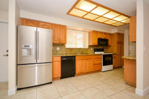898 SW 10th Avenue