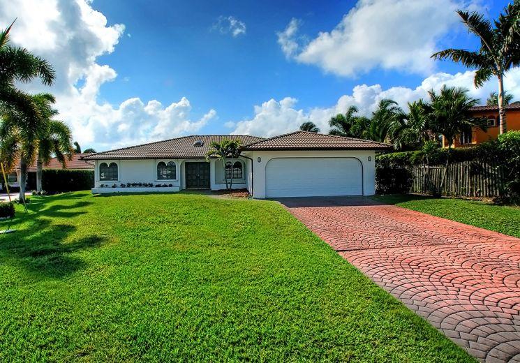 708 SE 8th Court