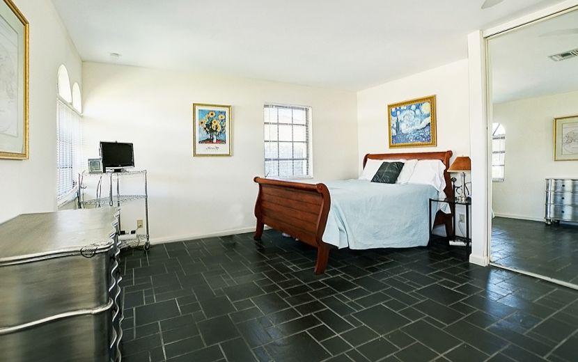 708 SE 8th Court