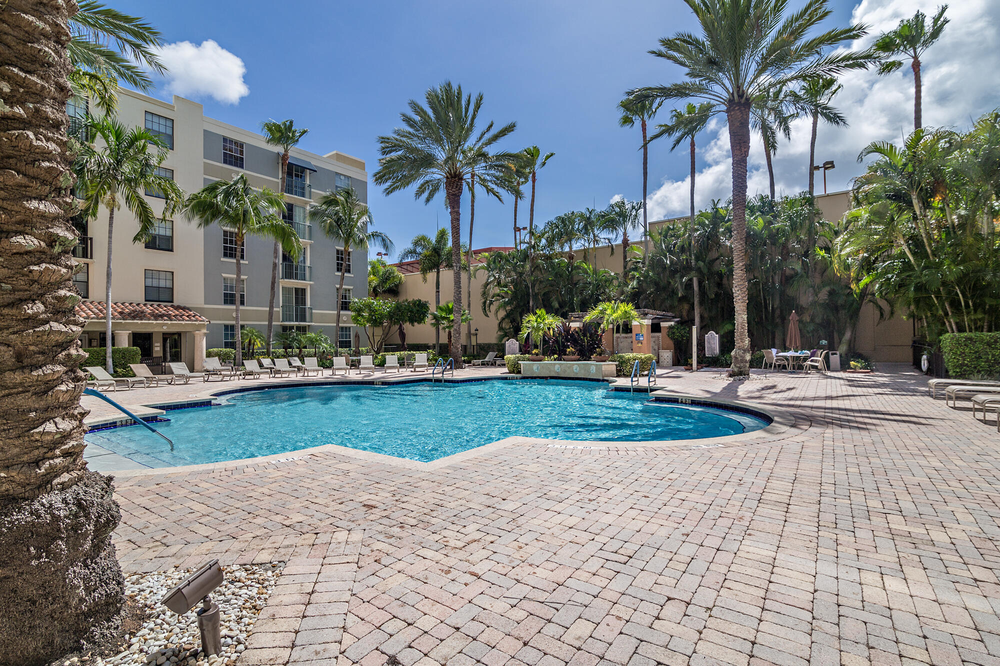 651 Okeechobee Boulevard 609