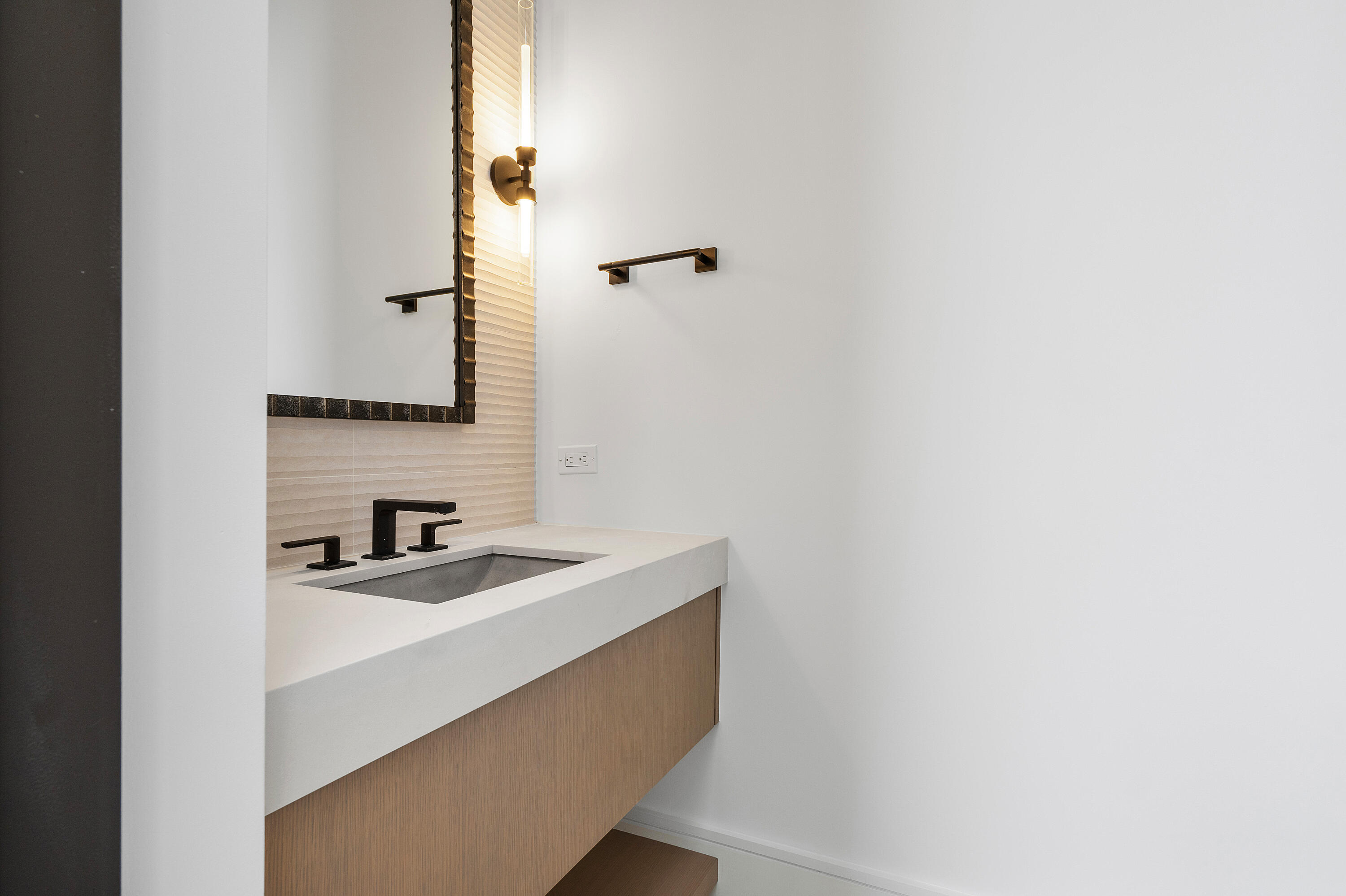 504 NE 7th Avenue