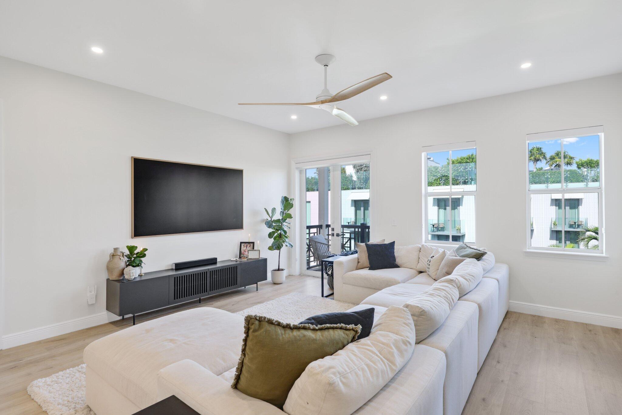 200 NE 2nd Avenue 411, Delray Beach Unit: 411