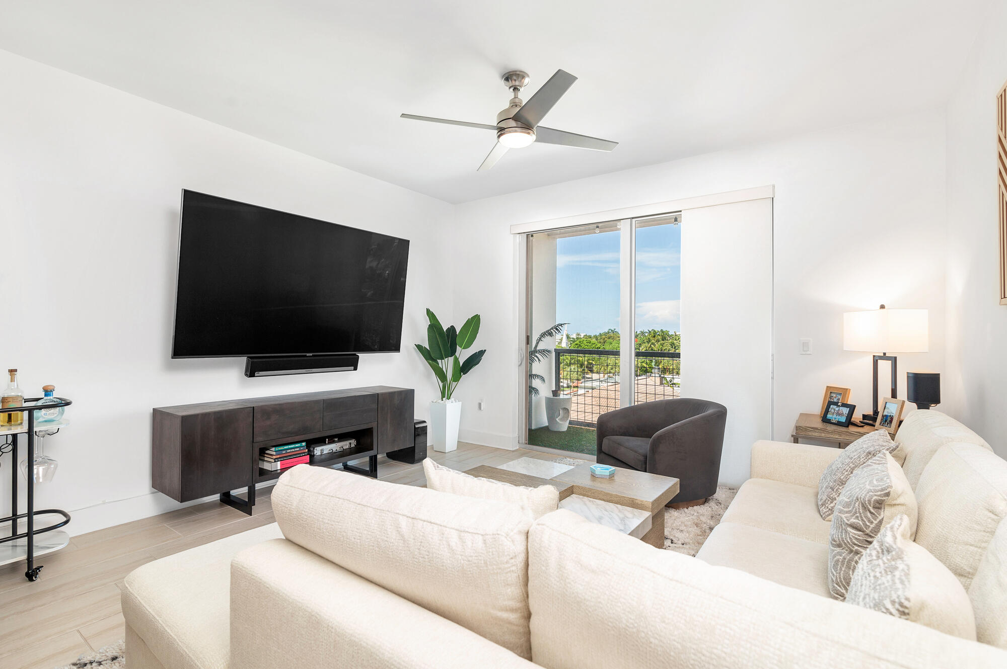 236 SE 5th Avenue 301