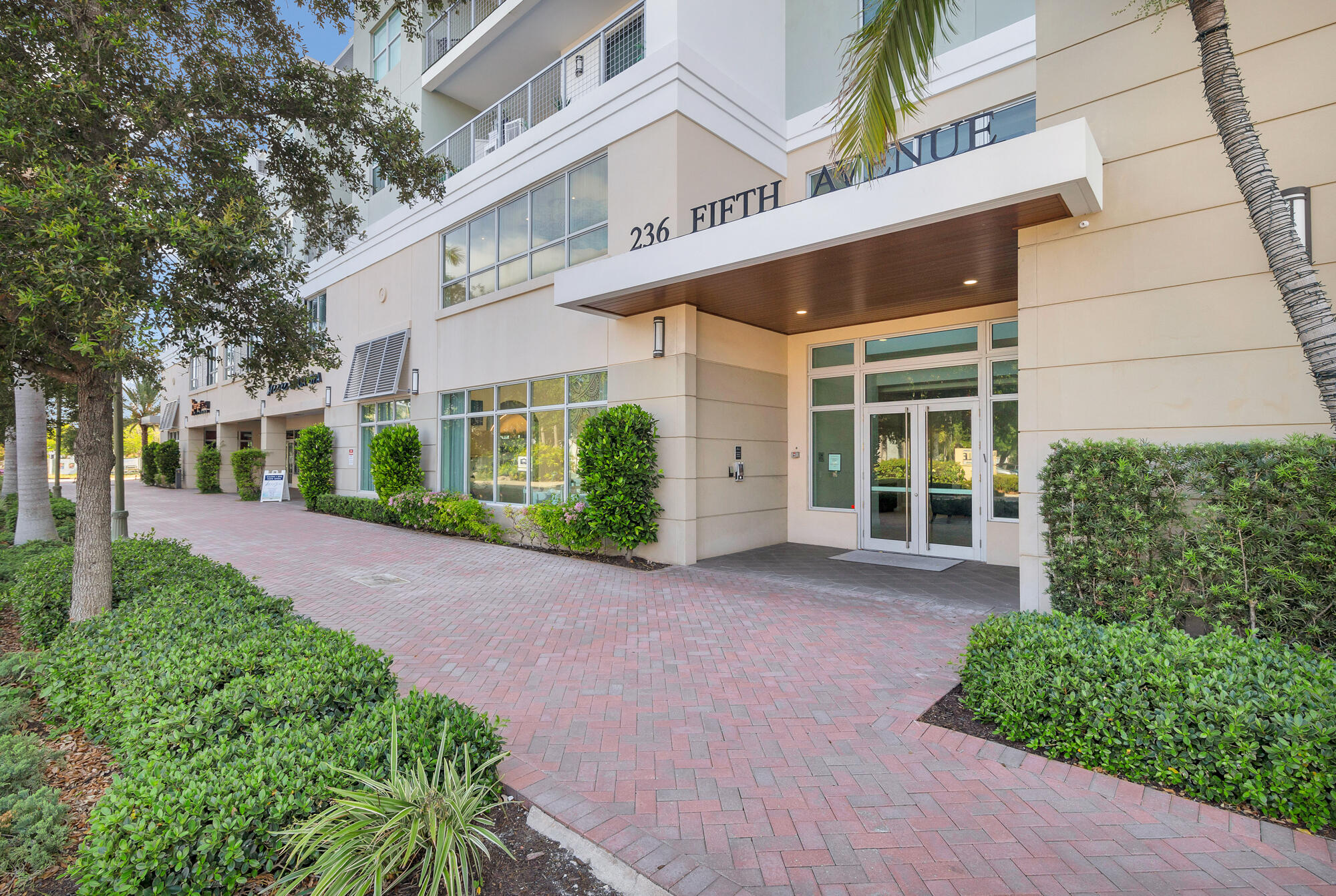 236 SE 5th Avenue 301