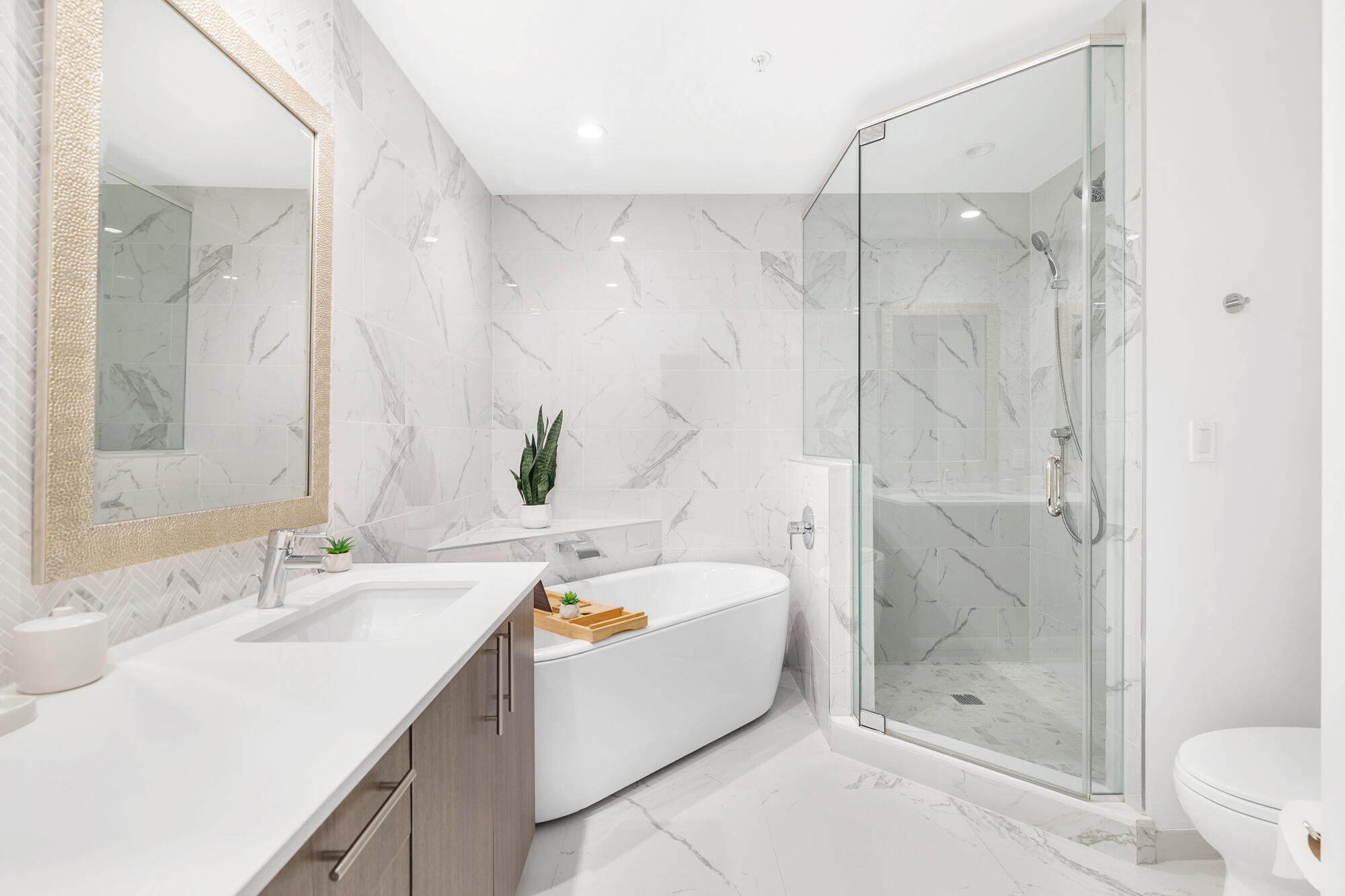 236 SE 5th Avenue 301