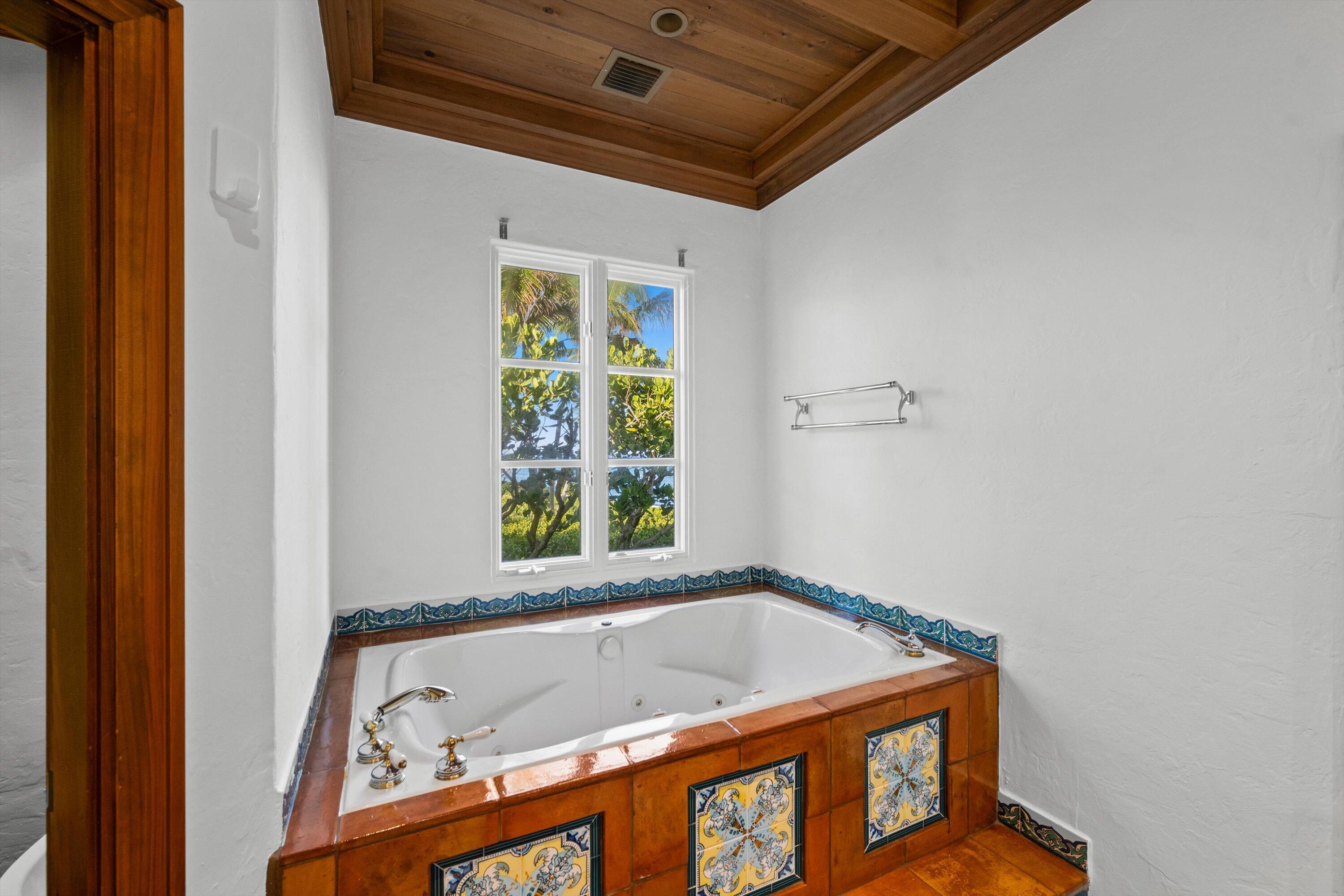 240 N Ocean Boulevard
