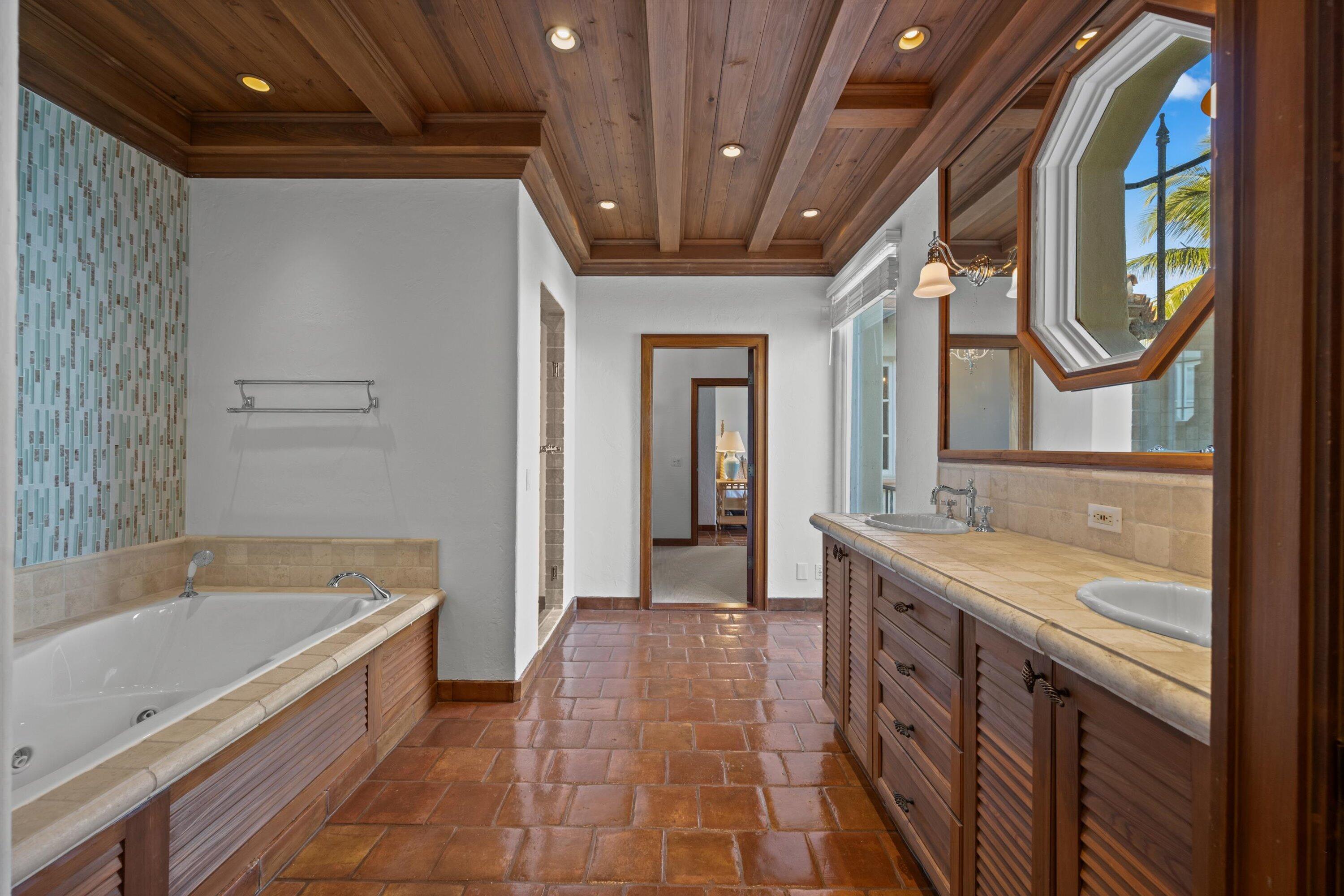 240 N Ocean Boulevard