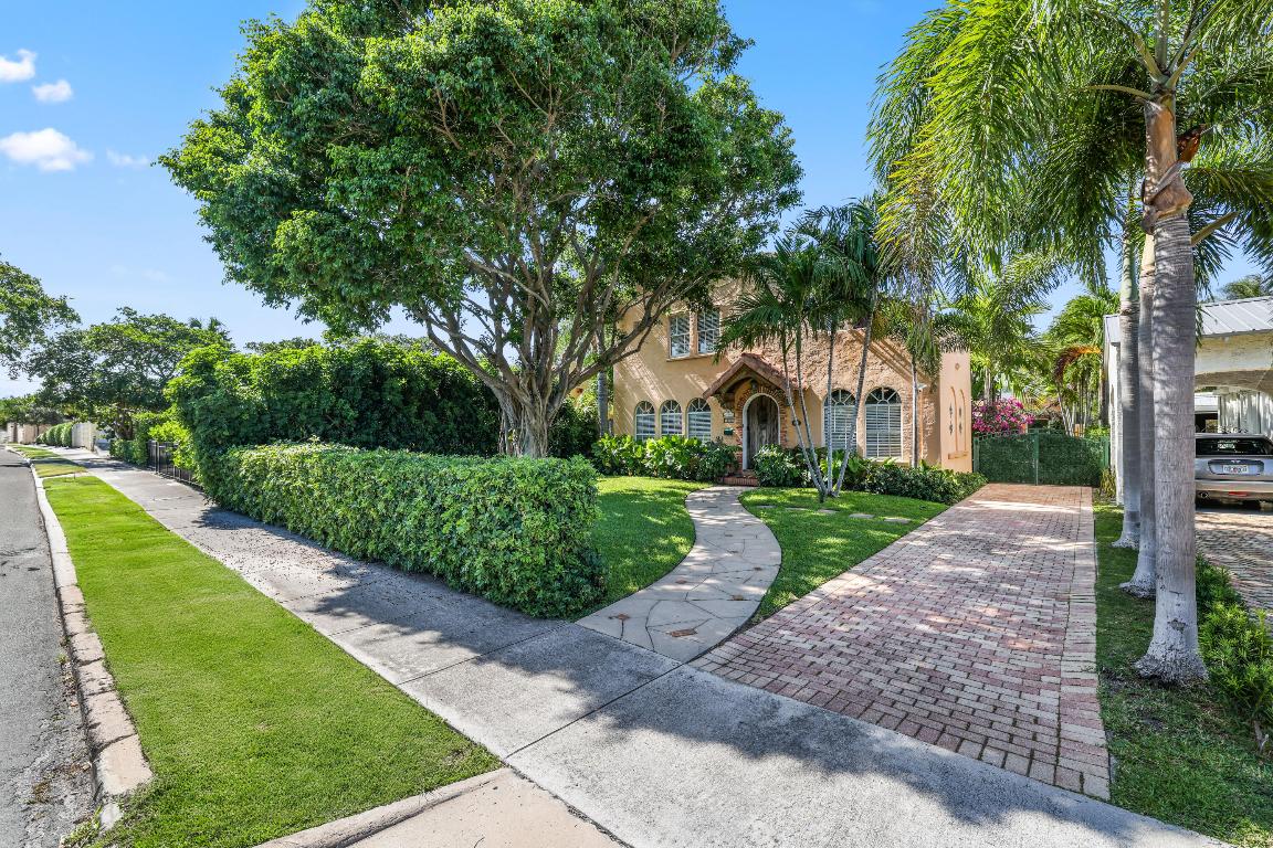 325 Greymon Drive, West Palm Beach