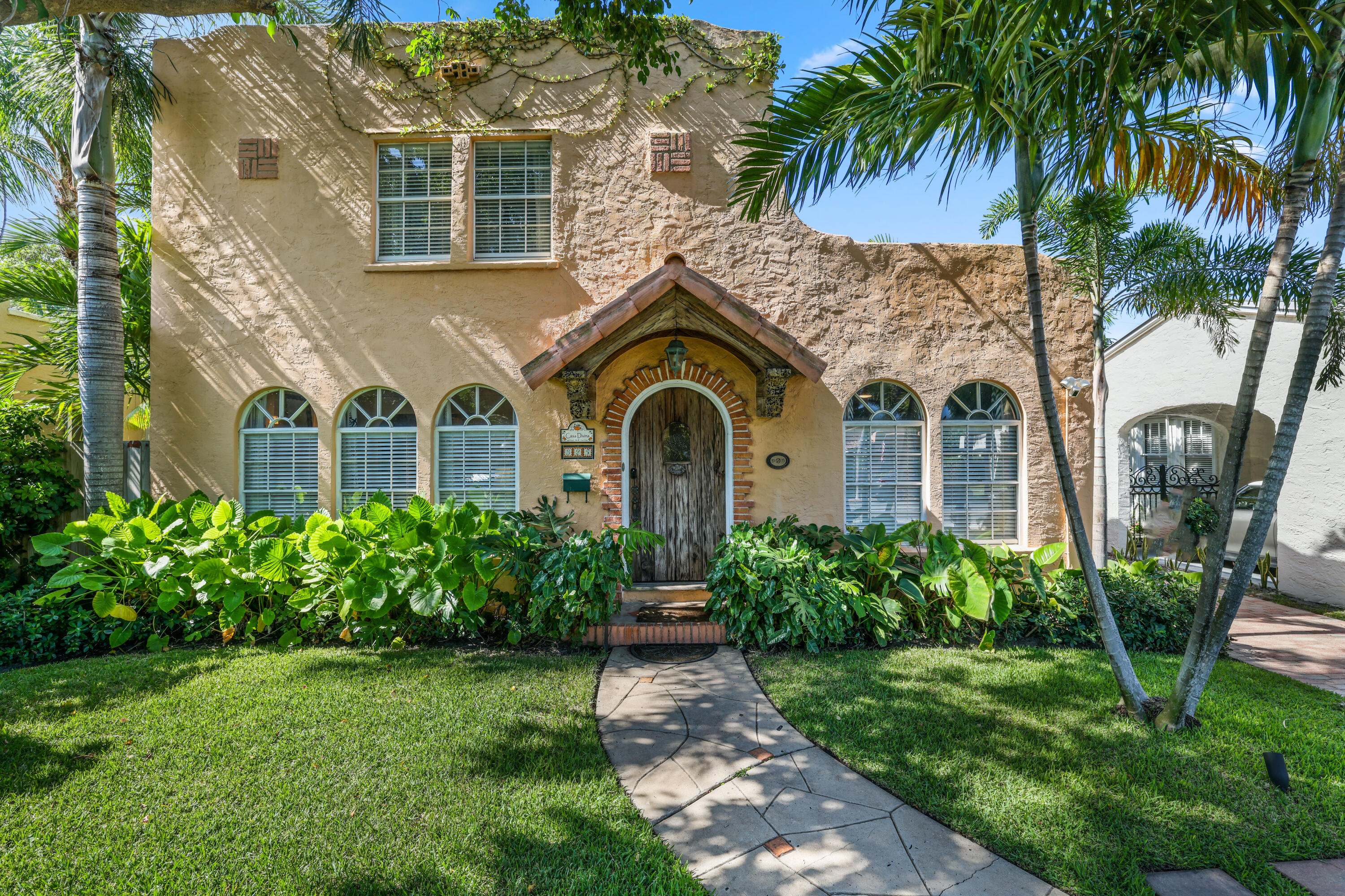 325 Greymon Drive, West Palm Beach