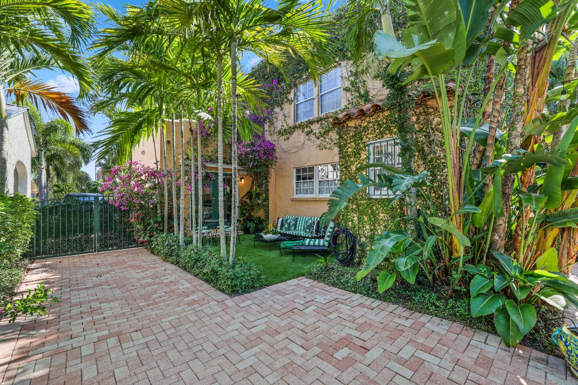 325 Greymon Drive, West Palm Beach