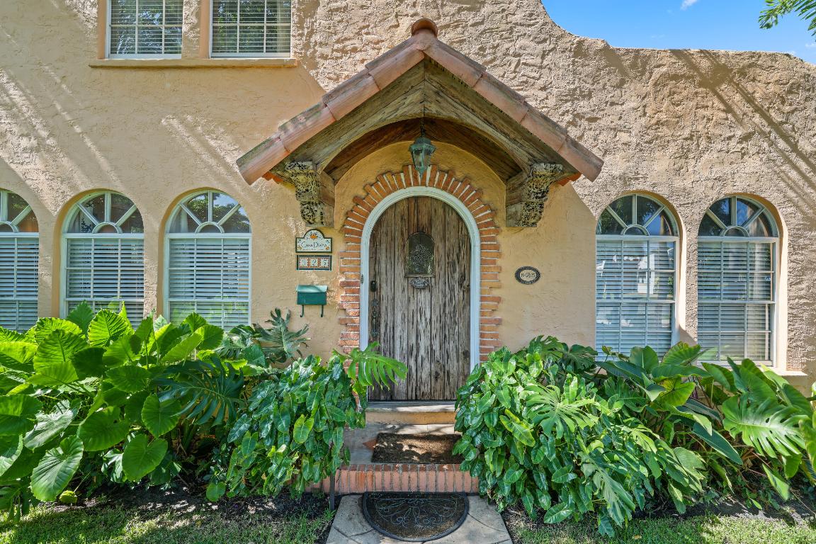 325 Greymon Drive, West Palm Beach