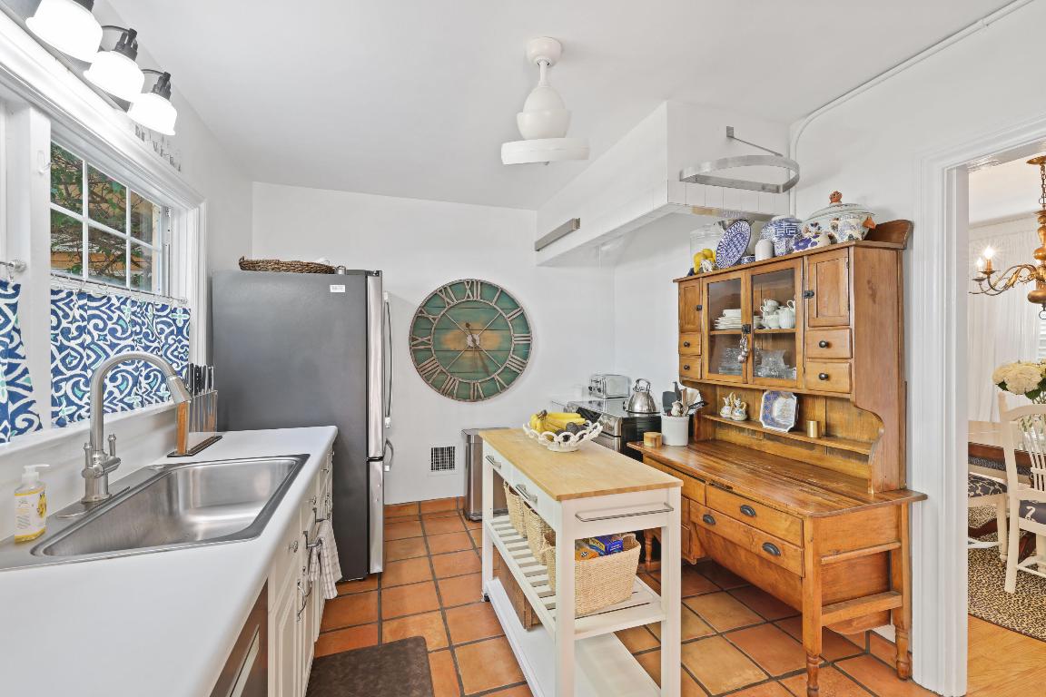 325 Greymon Drive, West Palm Beach