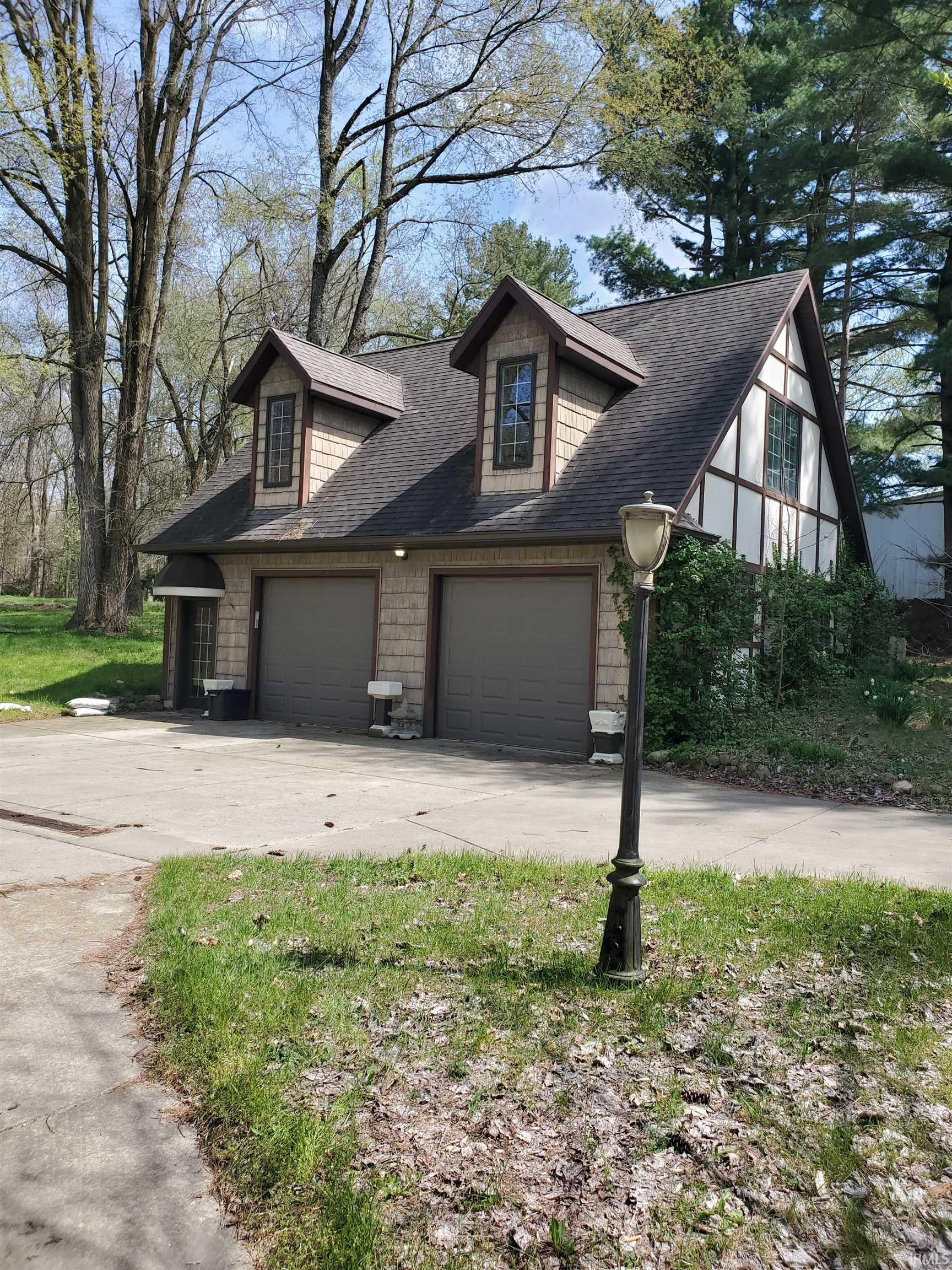 2400 W Jefferson Street