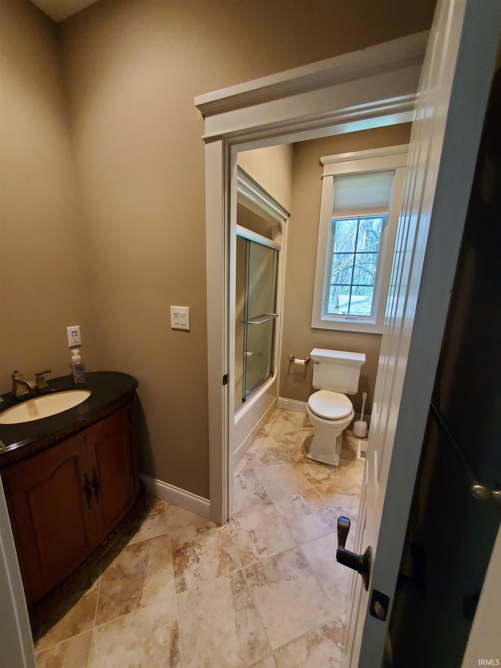 2400 W Jefferson Street