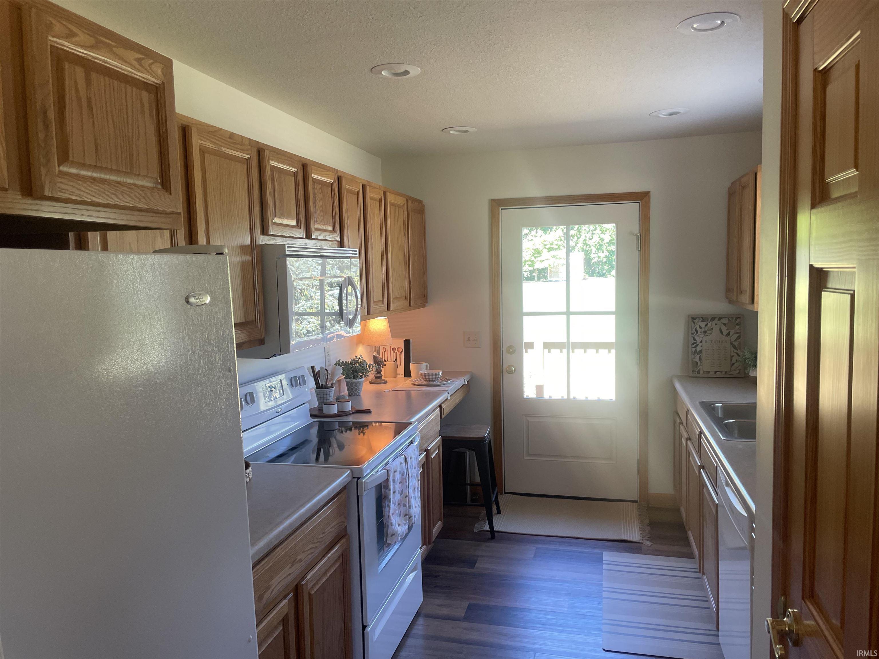 2220 Hillcrest Avenue Unit: 2