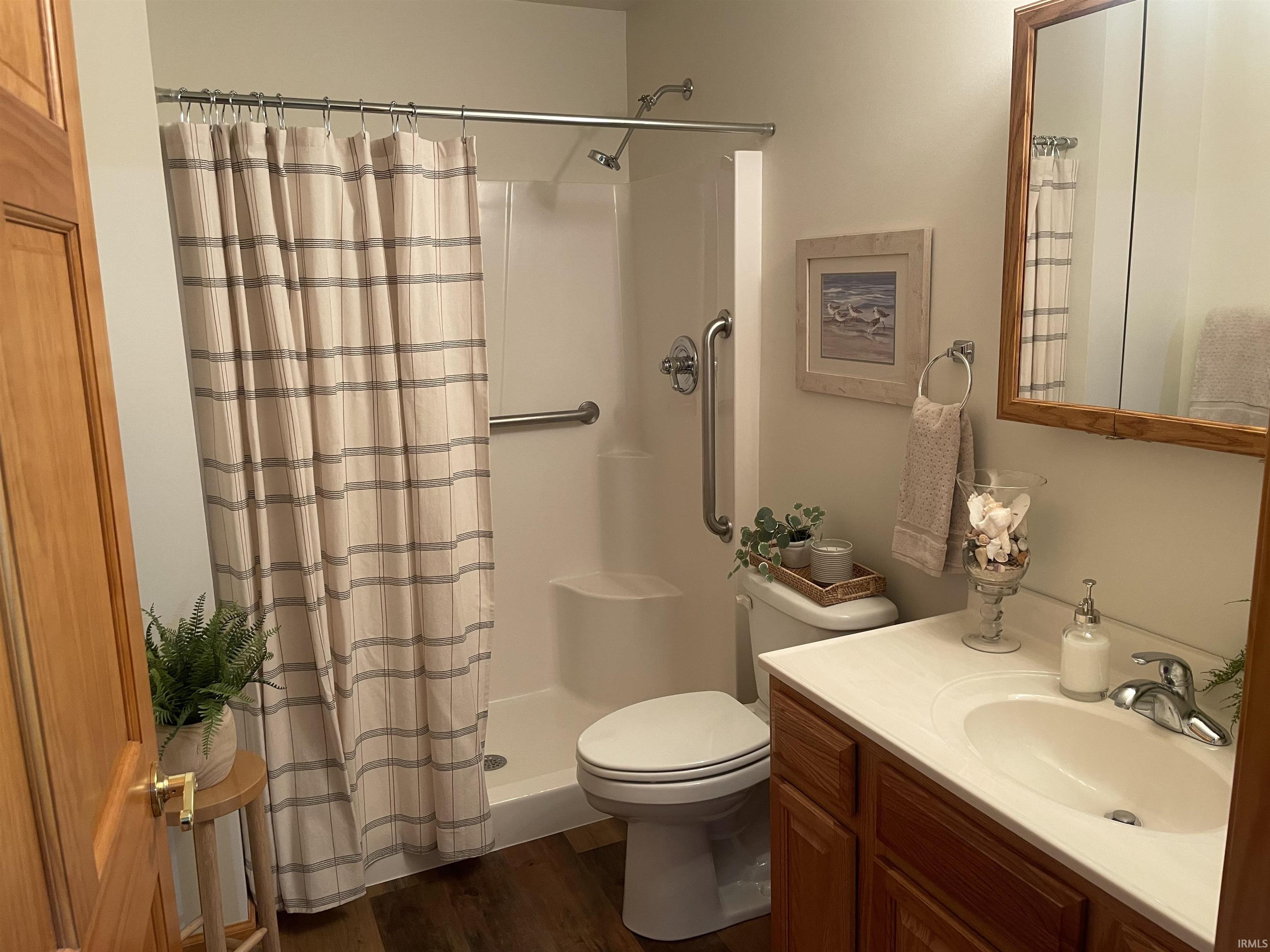 2220 Hillcrest Avenue Unit: 2