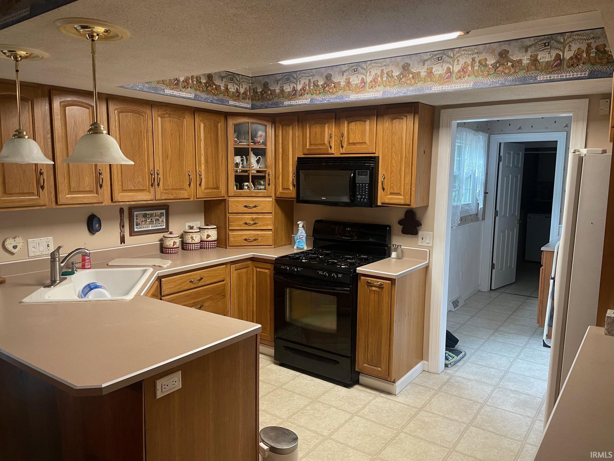 10963 9A Road