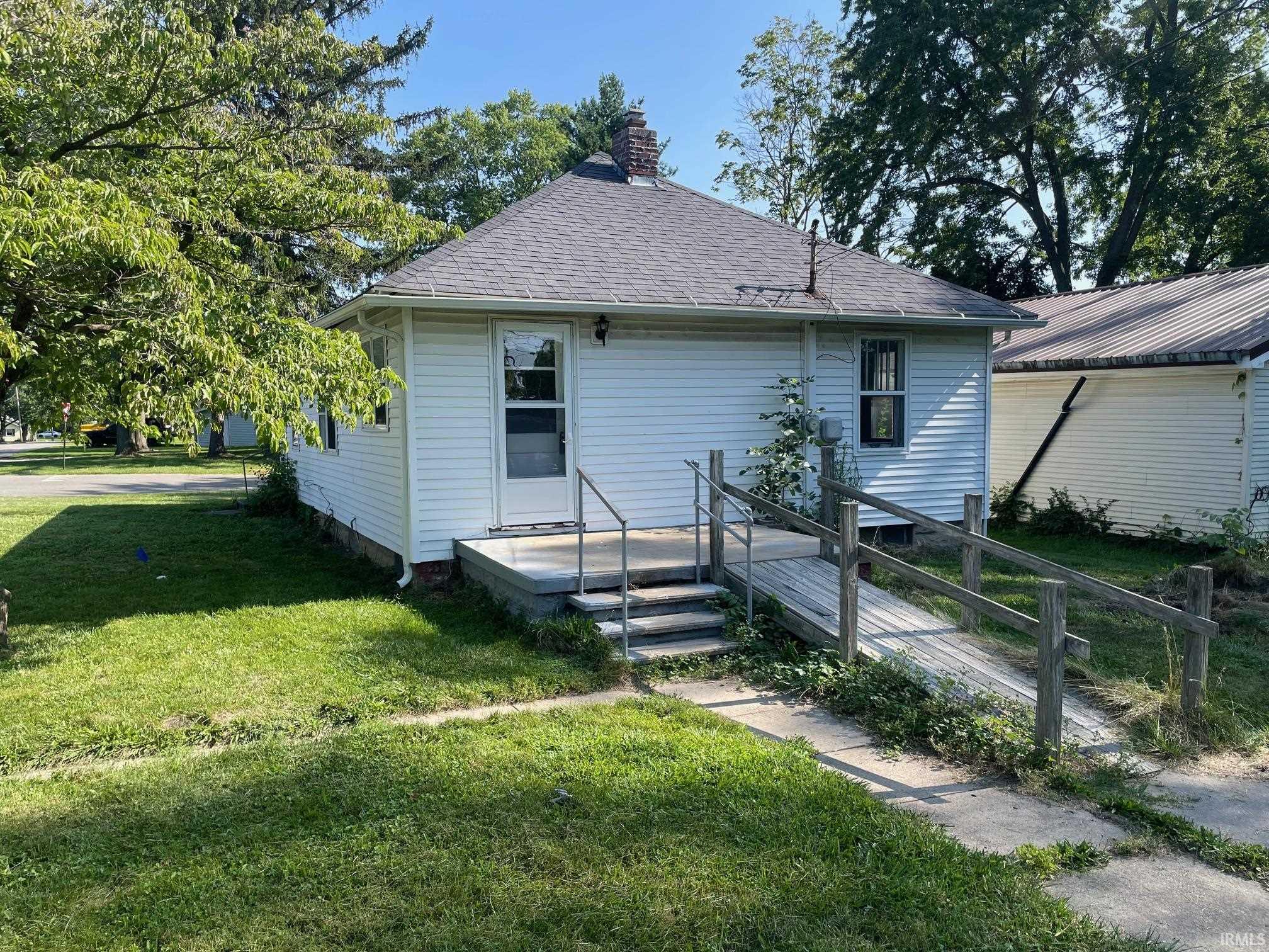 823 W Monroe Street