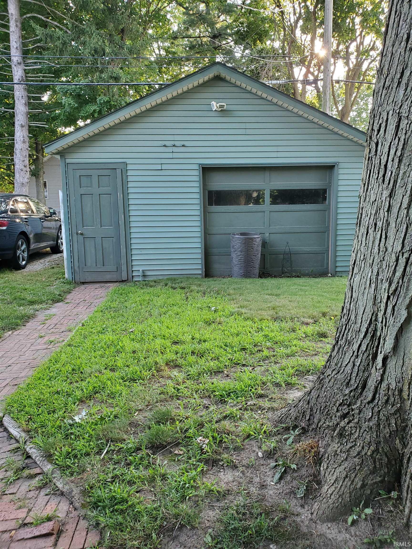 813 N Michigan Street