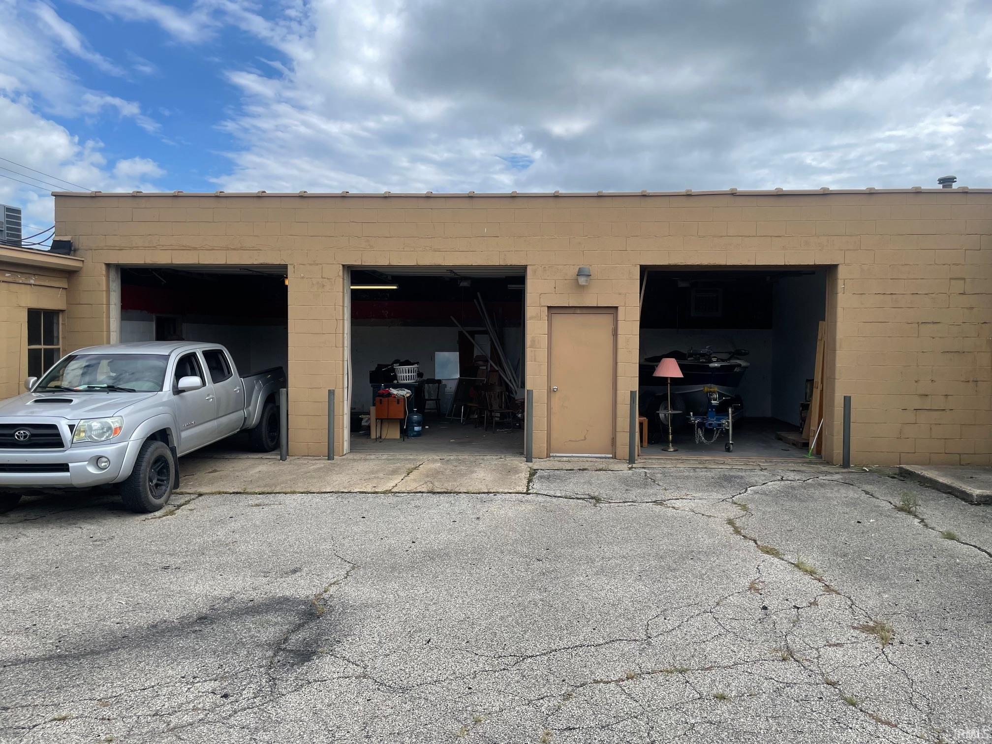 841 E Lincolnway Street