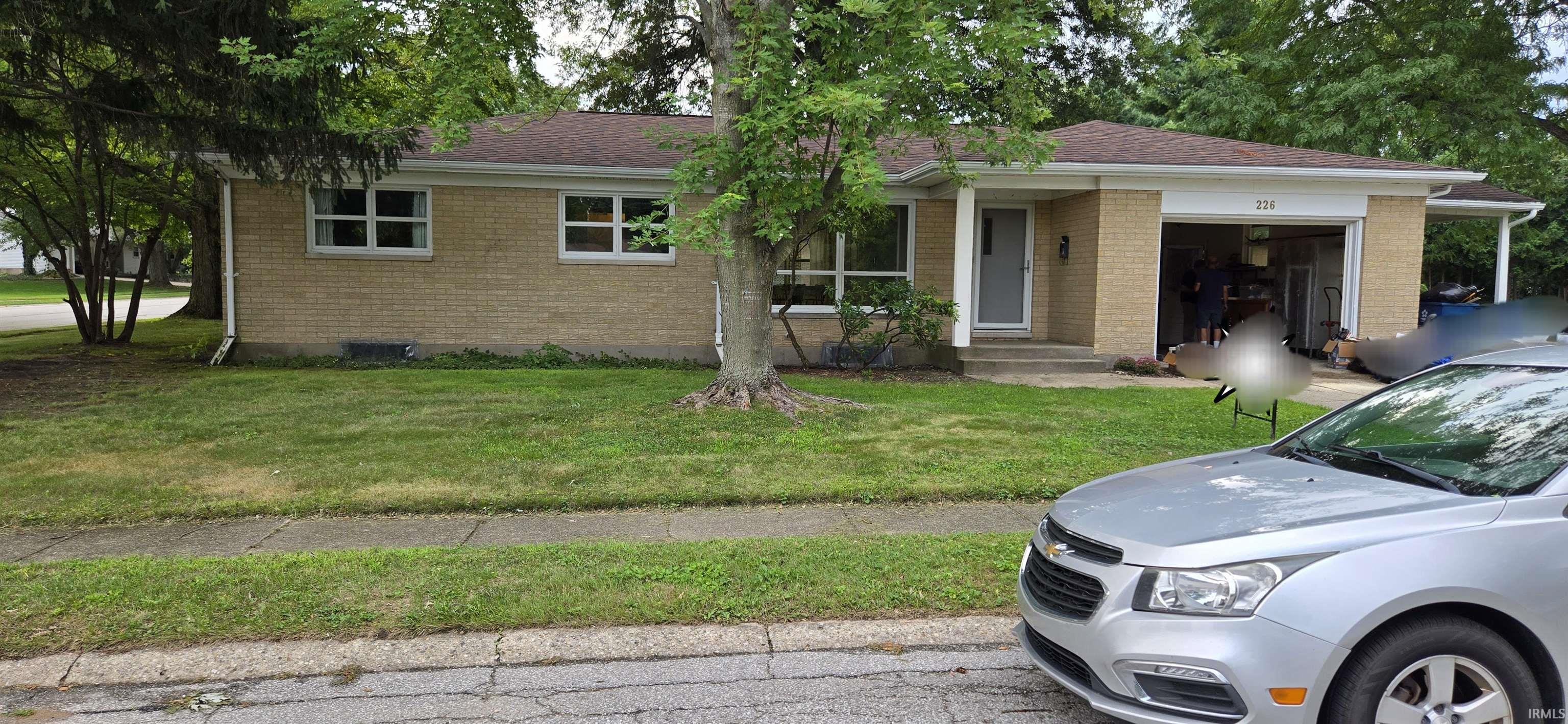 226 E Lincoln Street