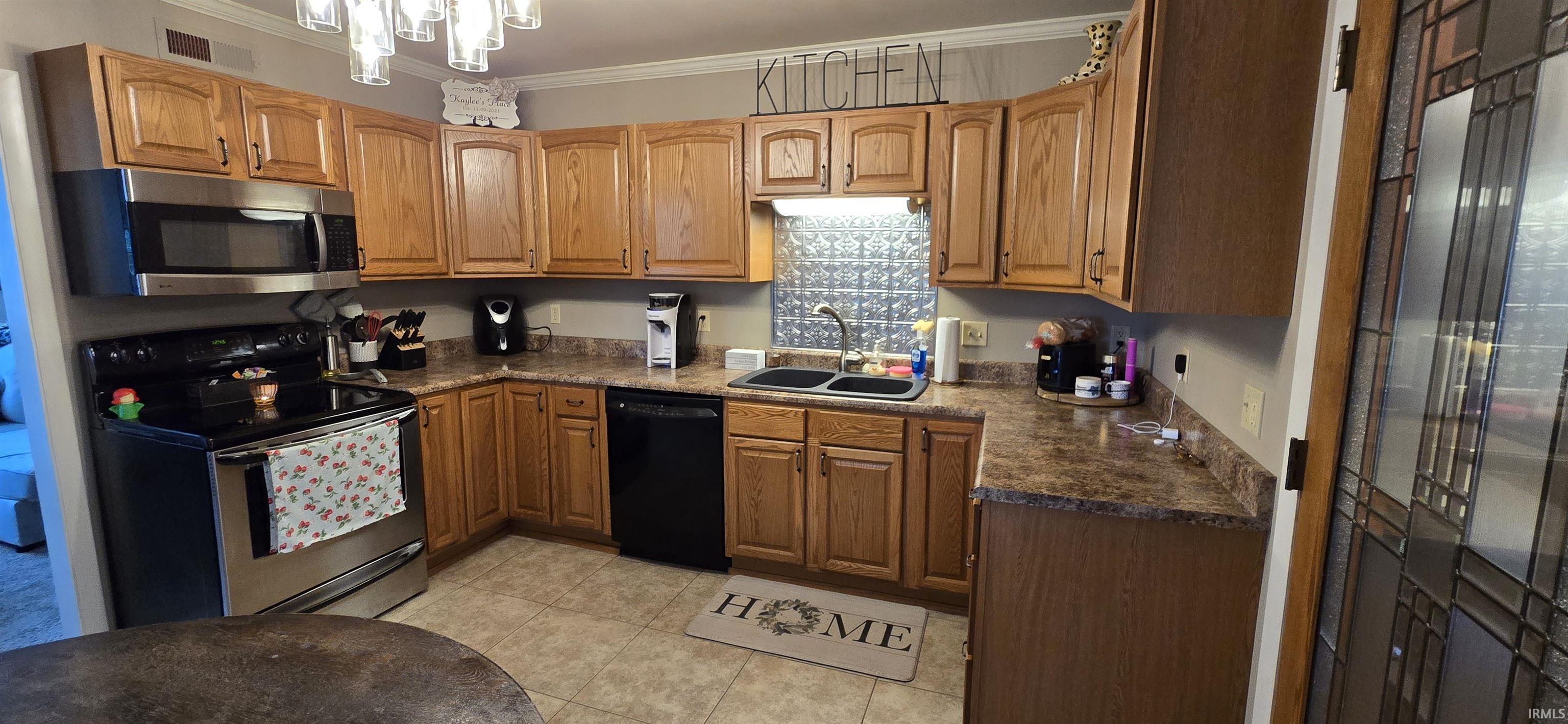 1072 Lincolway Highway