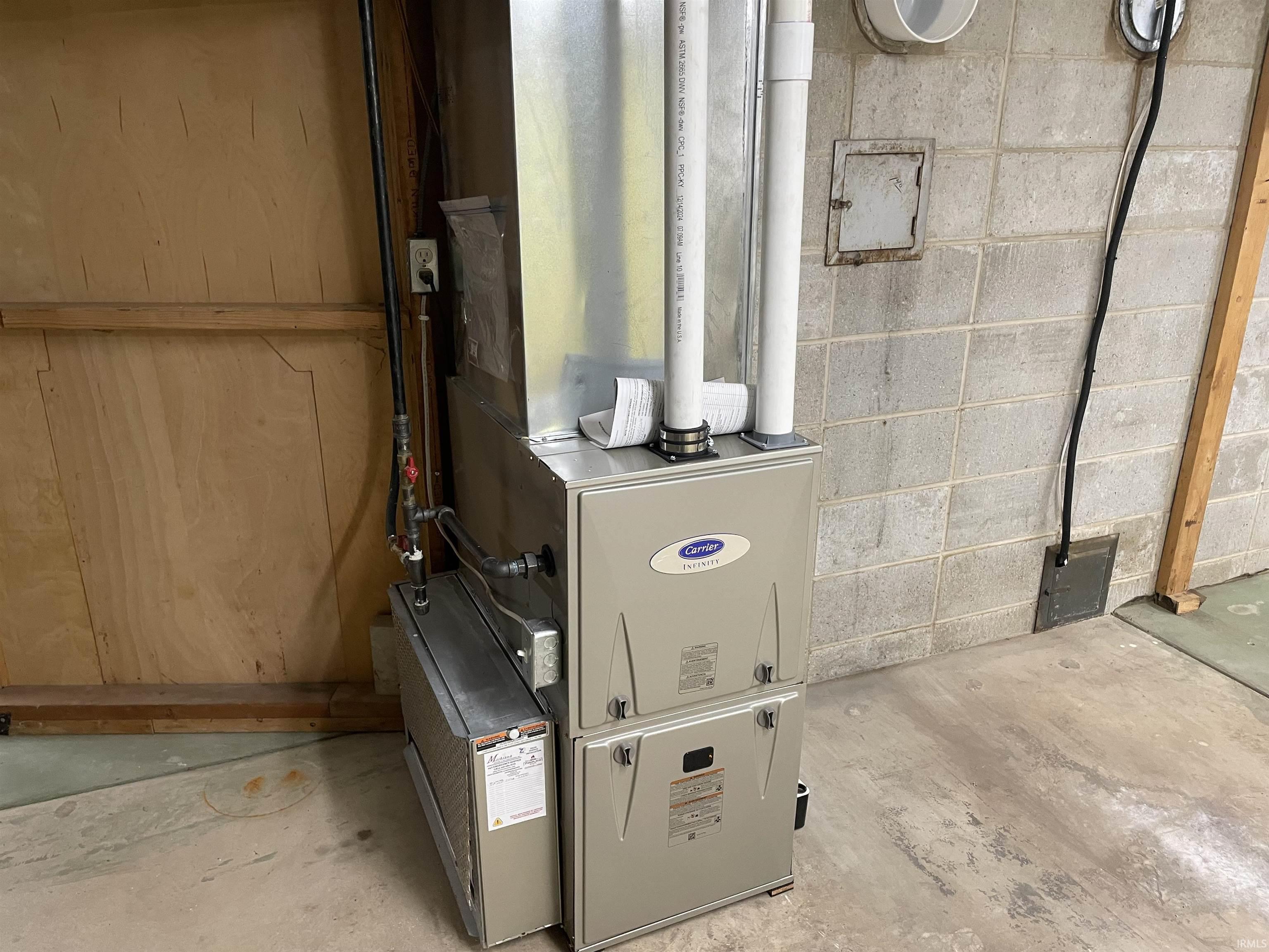 14415 Lawrence Lake Drive