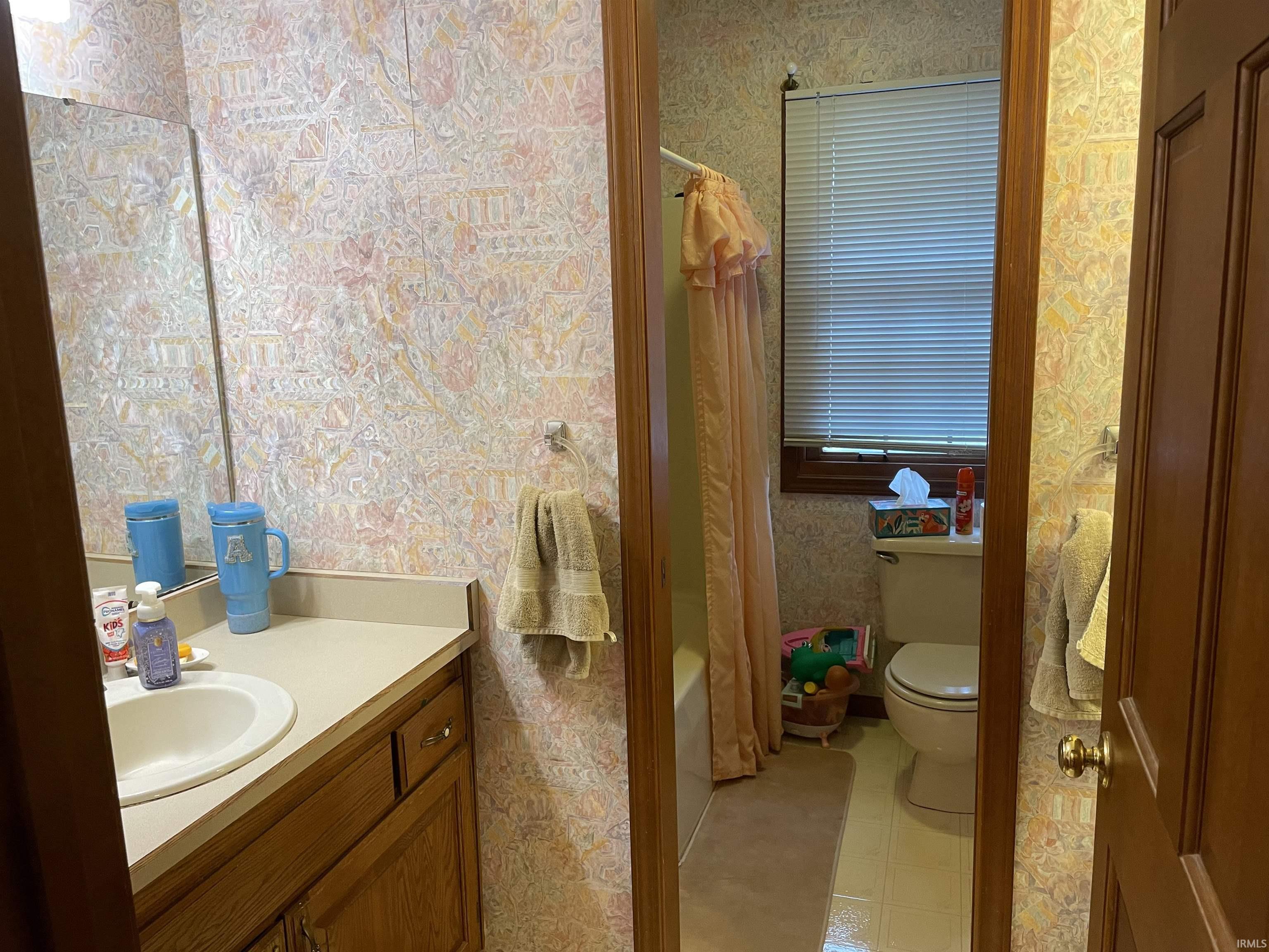 12562 Hillside Drive