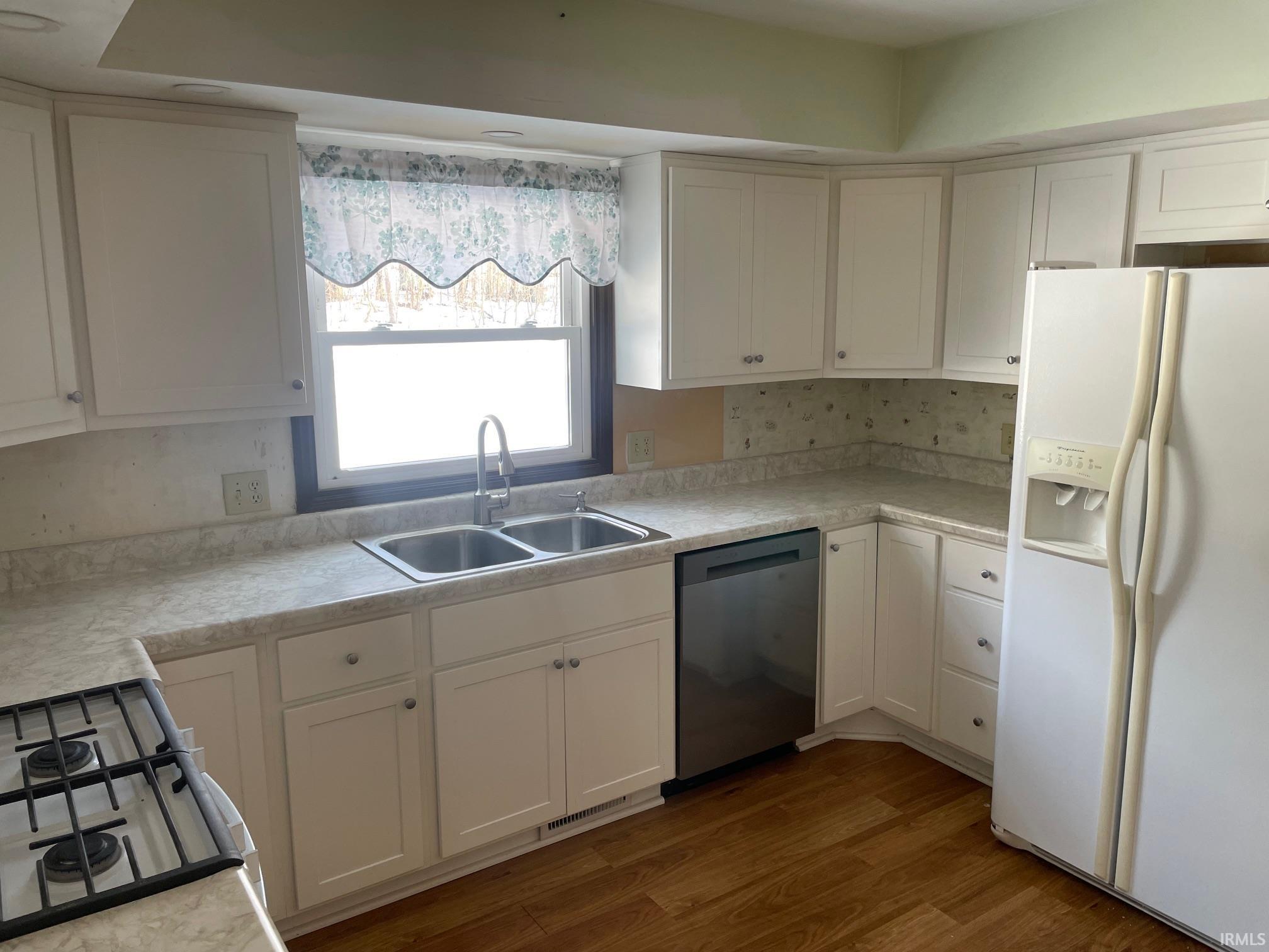 9606 Deer Trail