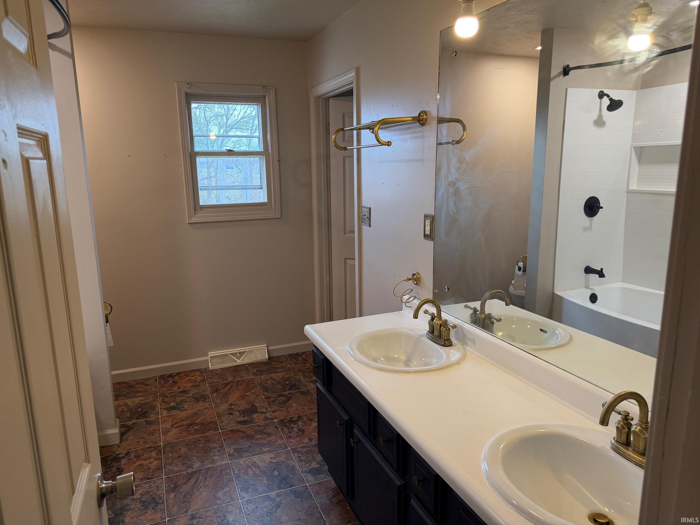 15120 Lincoln Highway