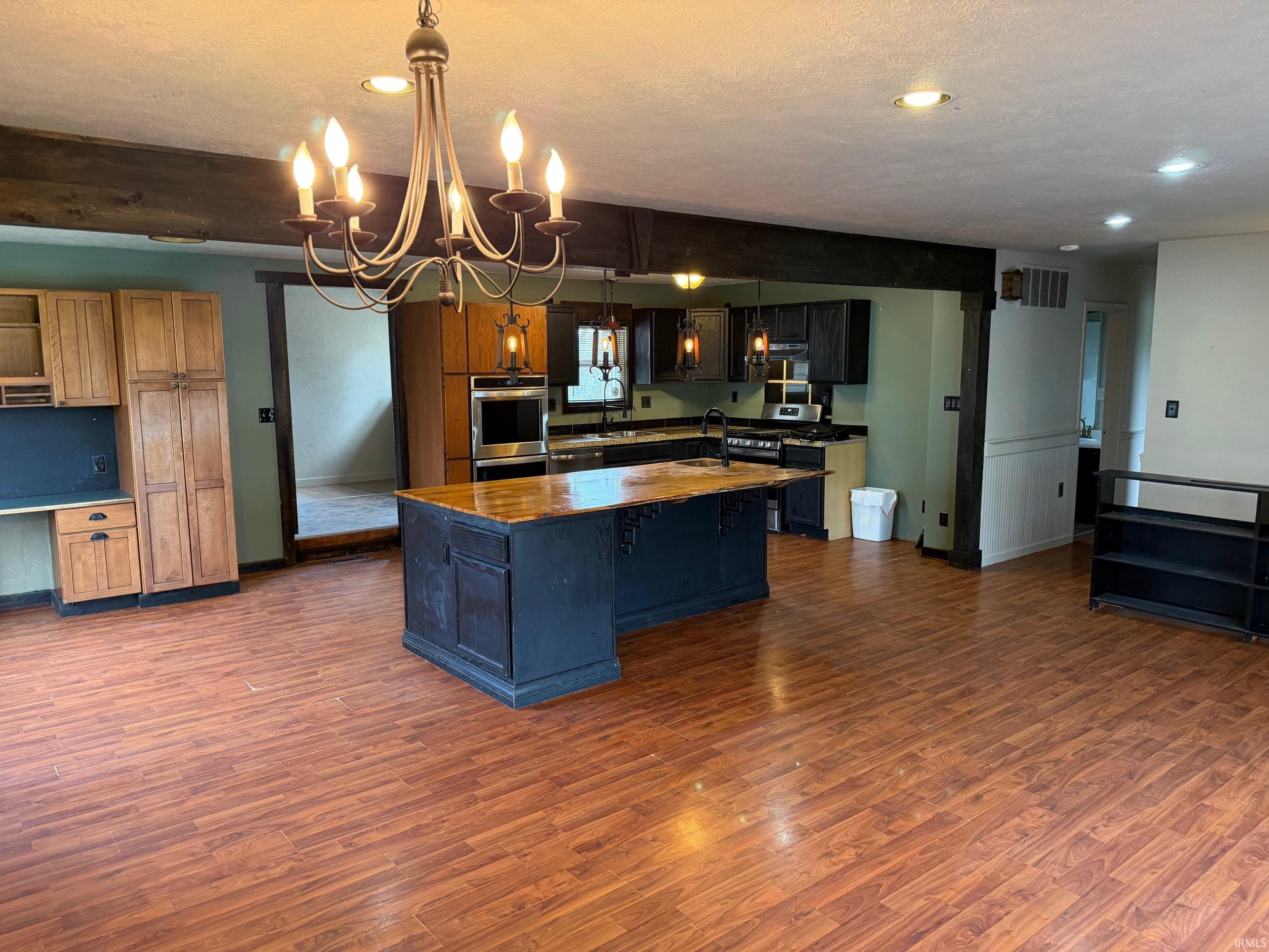 15120 Lincoln Highway