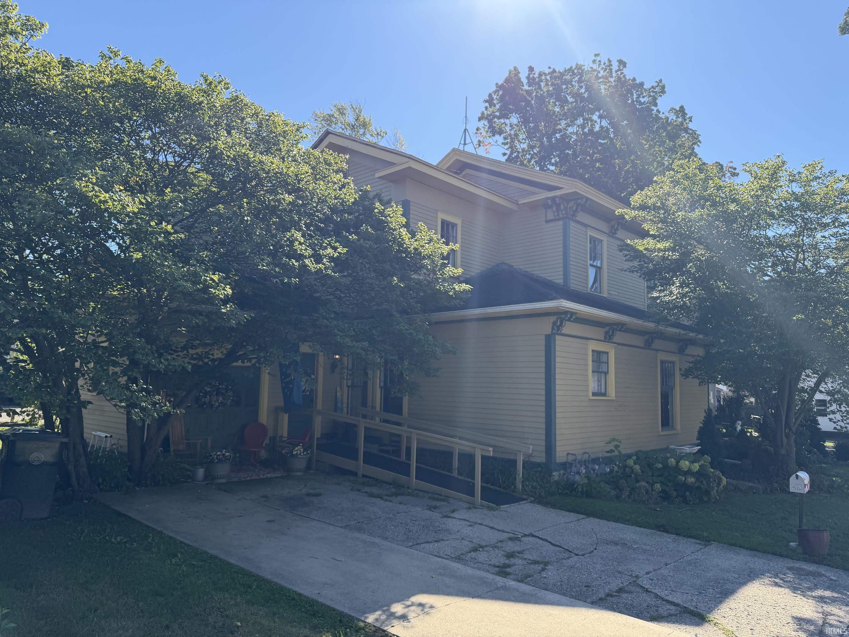 218 W Adams Street