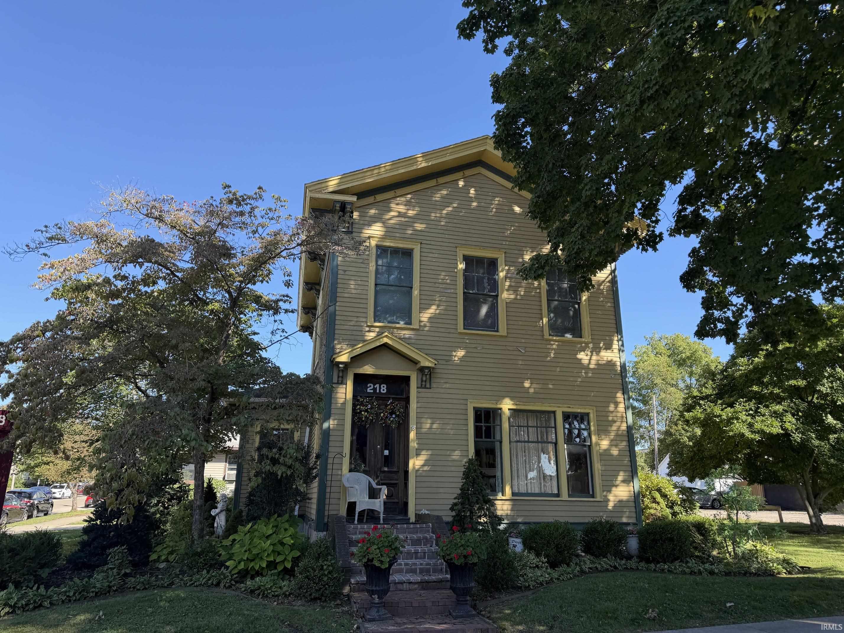 218 W Adams Street