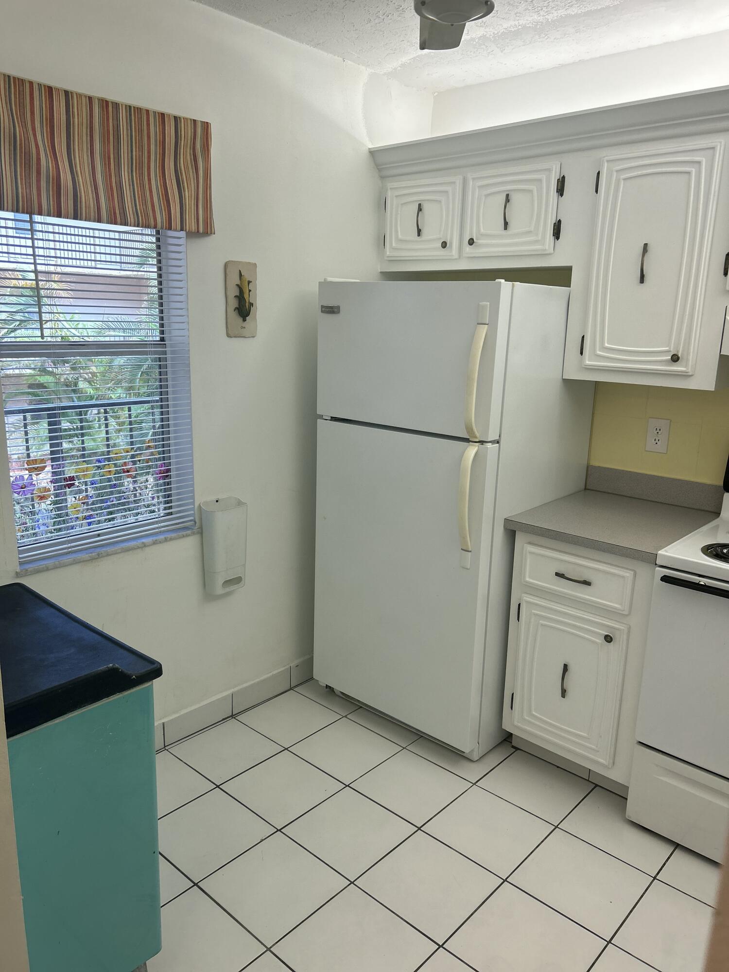 2801 Somerset Drive 201