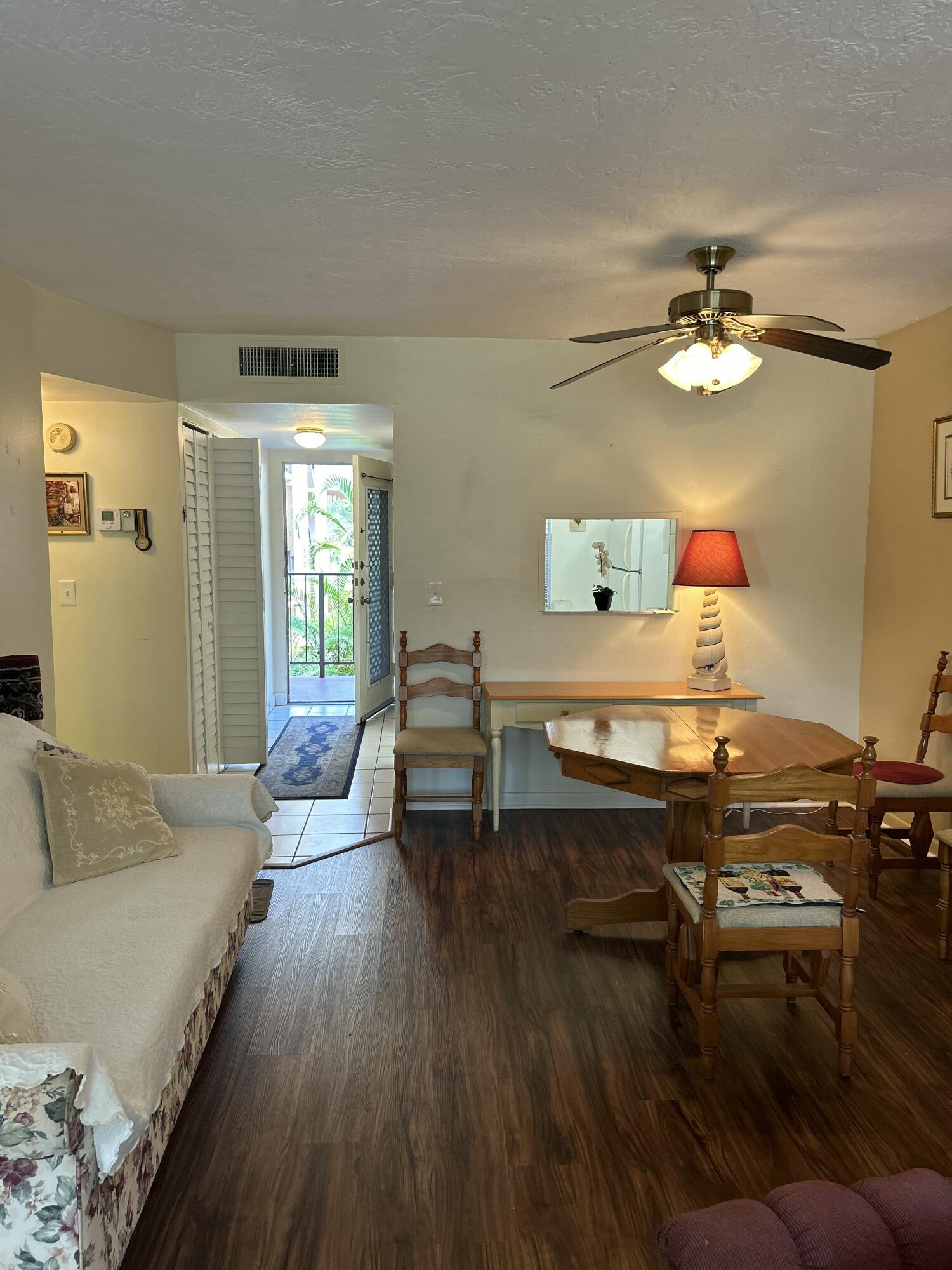 2801 Somerset Drive 201