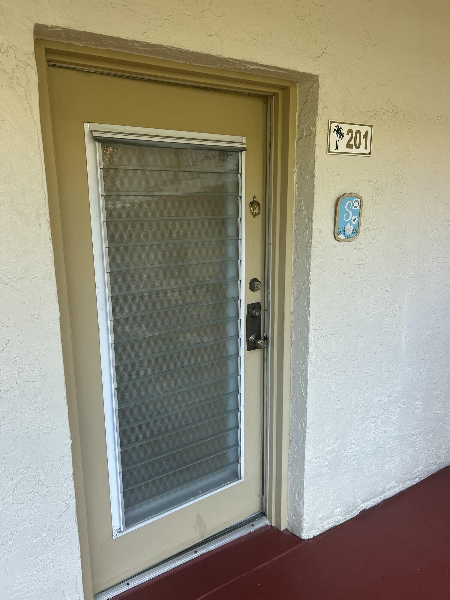 2801 Somerset Drive 201