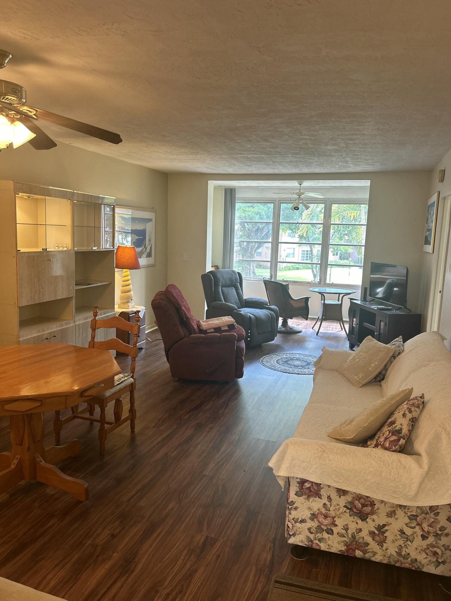 2801 Somerset Drive 201
