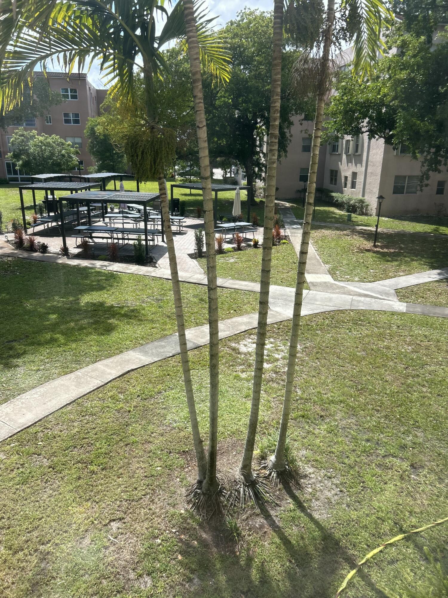 2801 Somerset Drive 201
