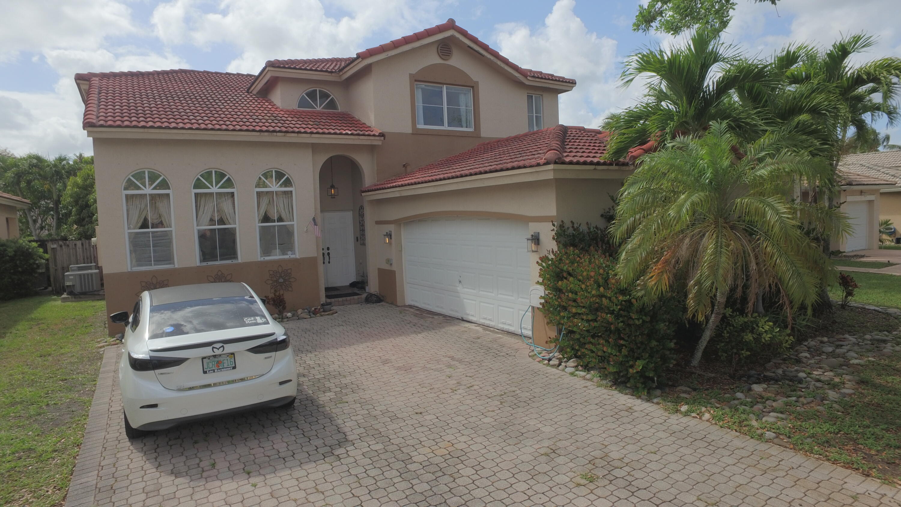 405 E Royal Cove Circle