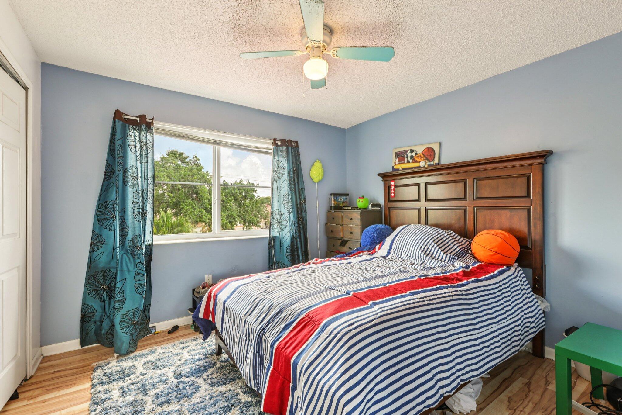 405 E Royal Cove Circle