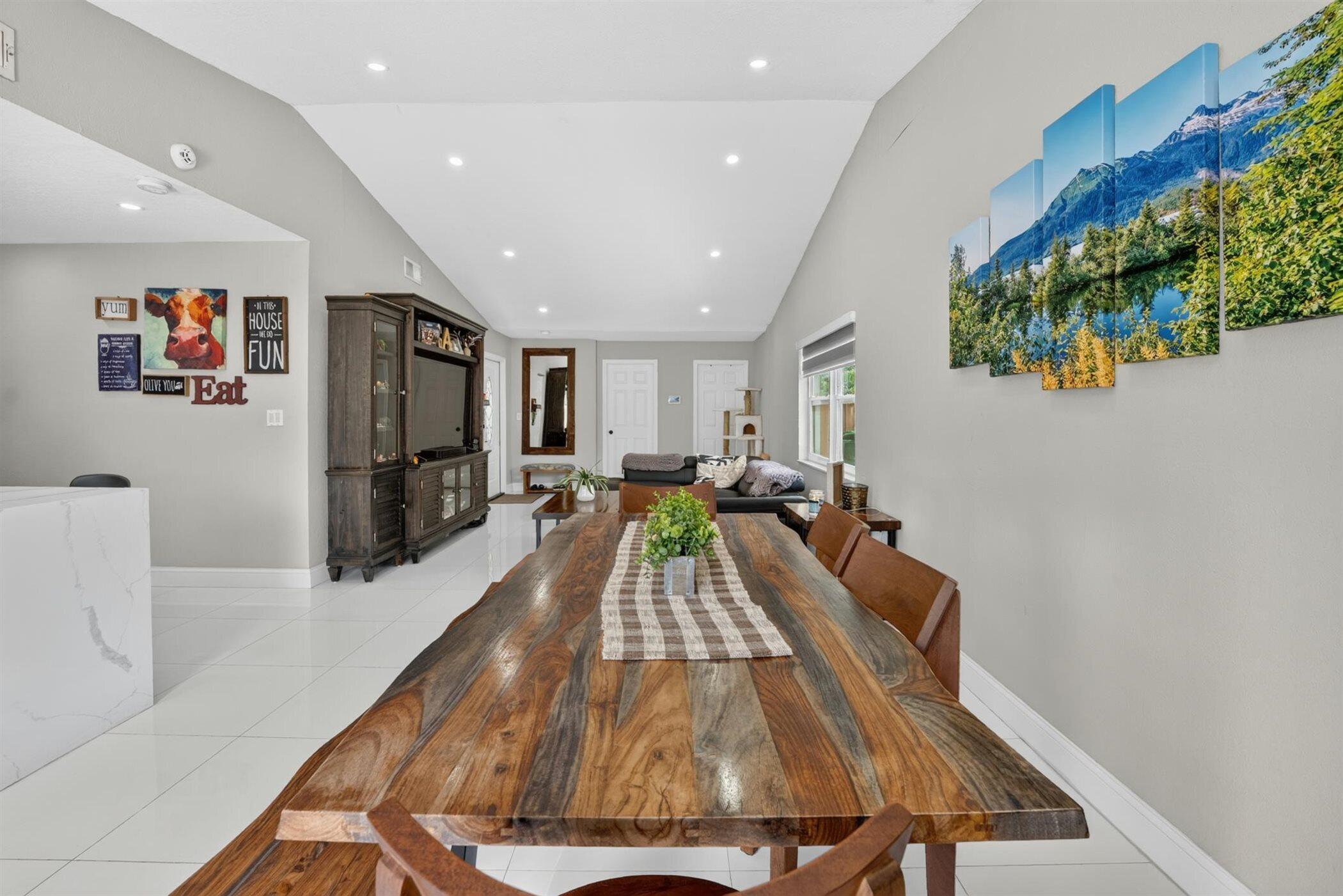 8131 NW 44TH Court