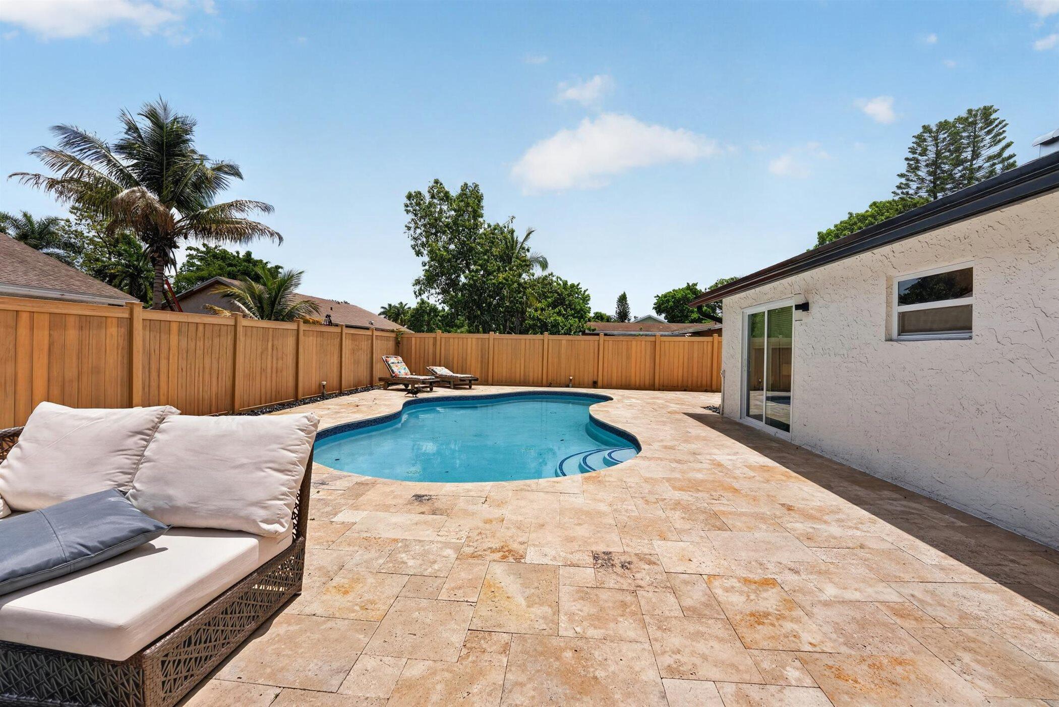8131 NW 44TH Court