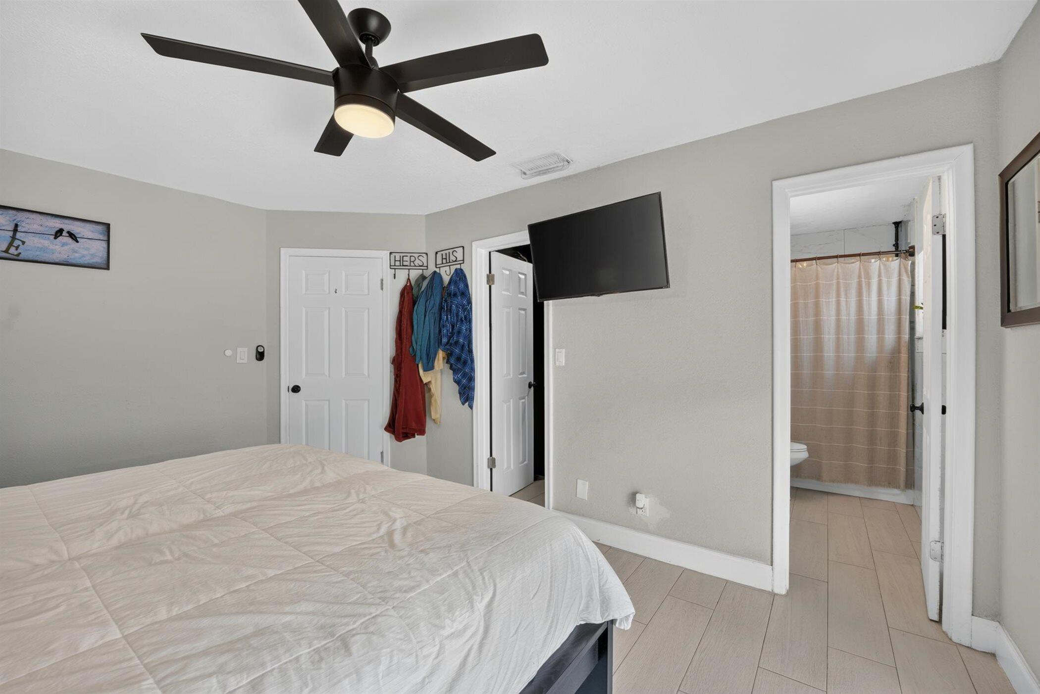 8131 NW 44TH Court