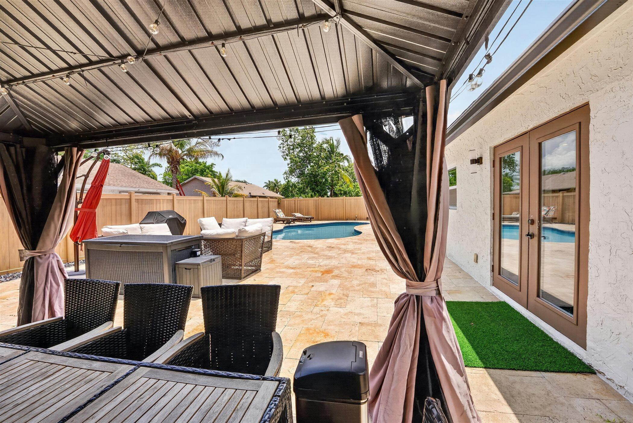 8131 NW 44TH Court