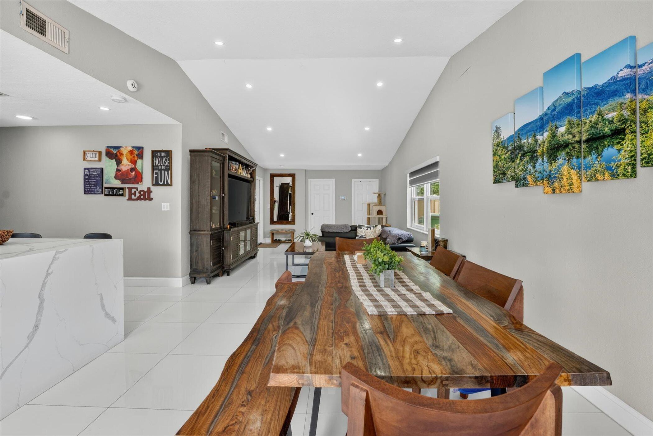 8131 NW 44TH Court