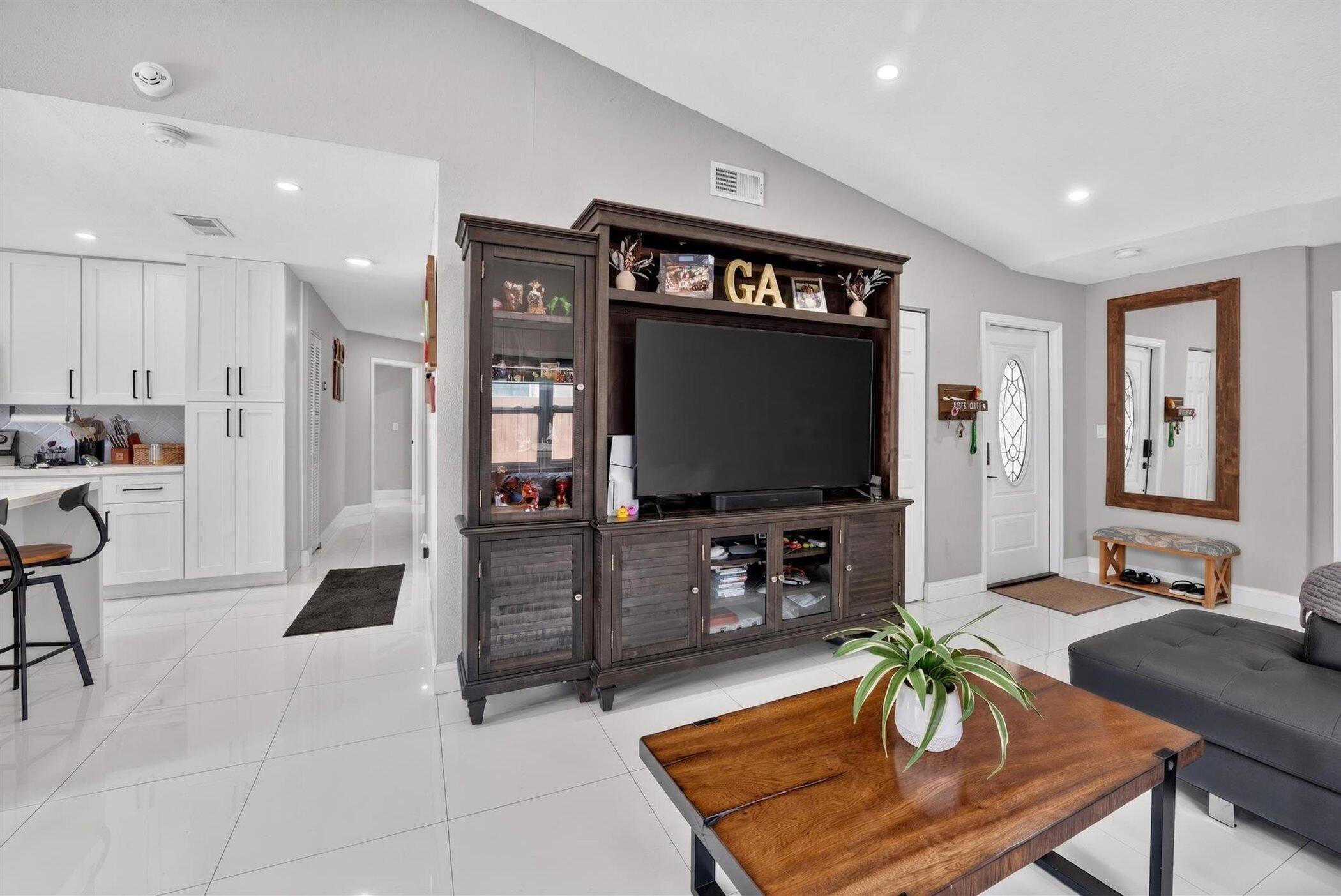 8131 NW 44TH Court