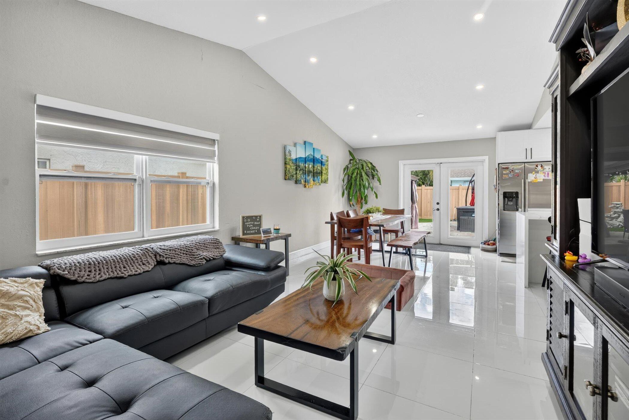 8131 NW 44TH Court