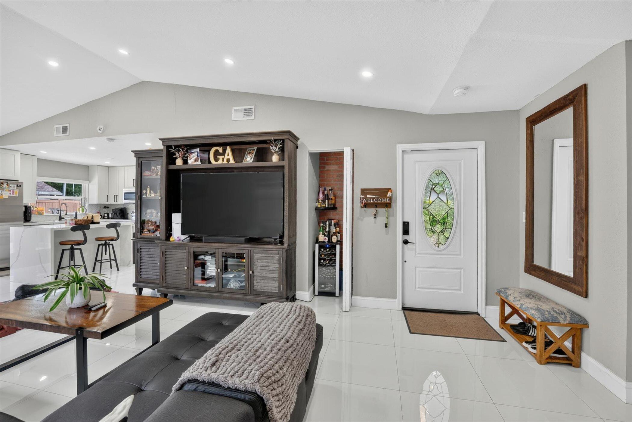 8131 NW 44TH Court