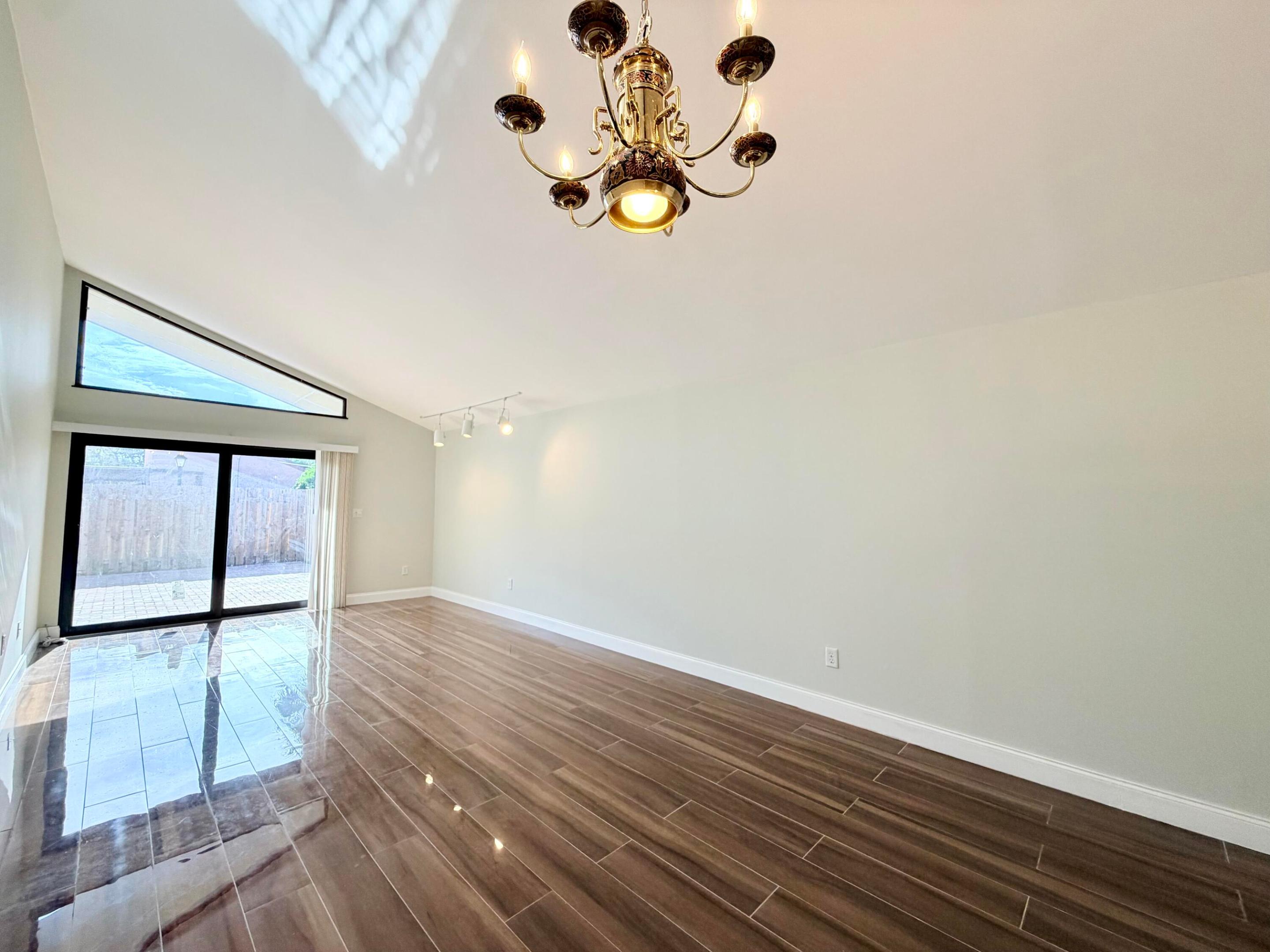 1720 NW 73rd Avenue