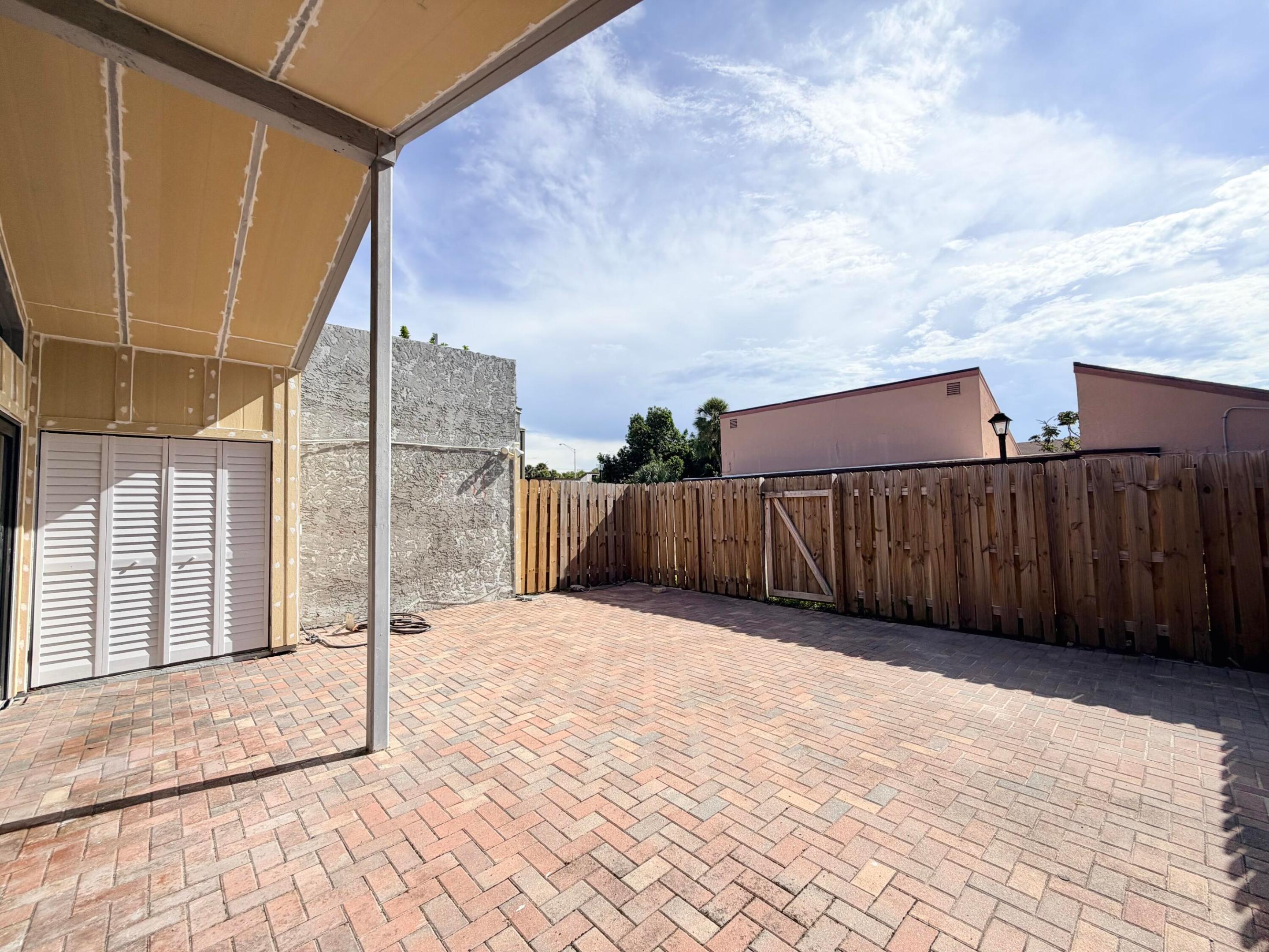 1720 NW 73rd Avenue